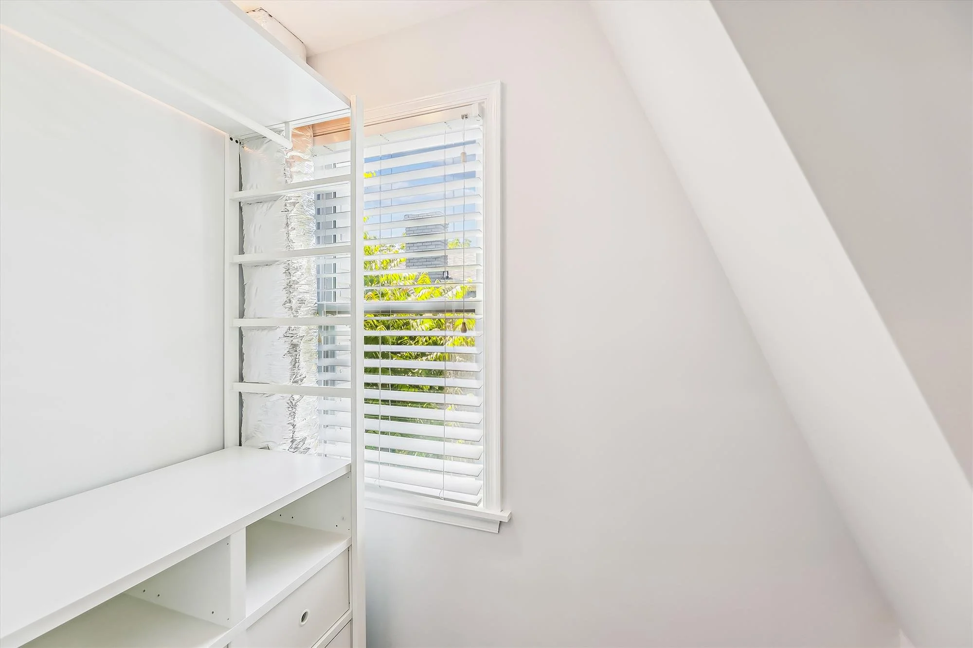 upper level-walk in closet-a2895.jpg