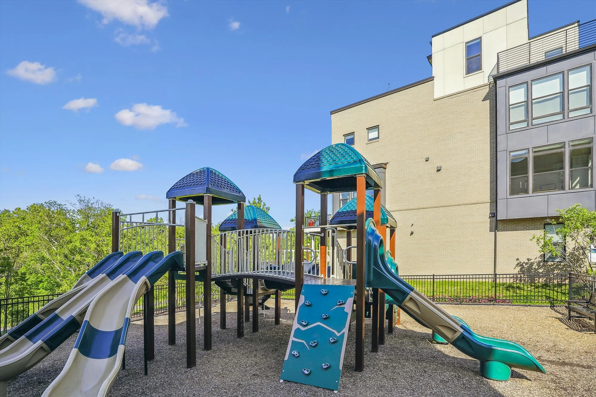 amenity-commonwealth place playground-_dsc0979.jpg