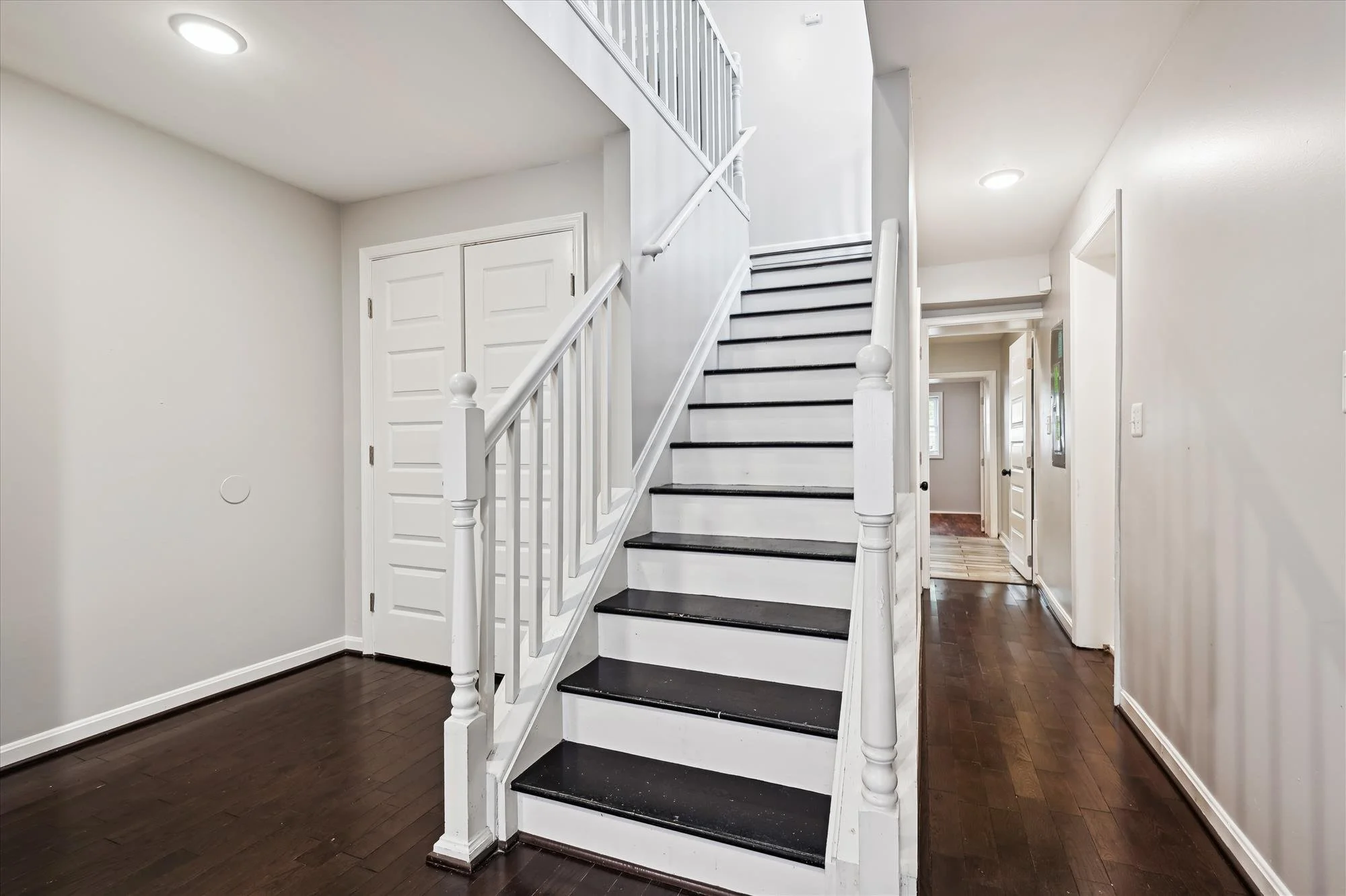 main level-stairs-_dsc1318.jpg