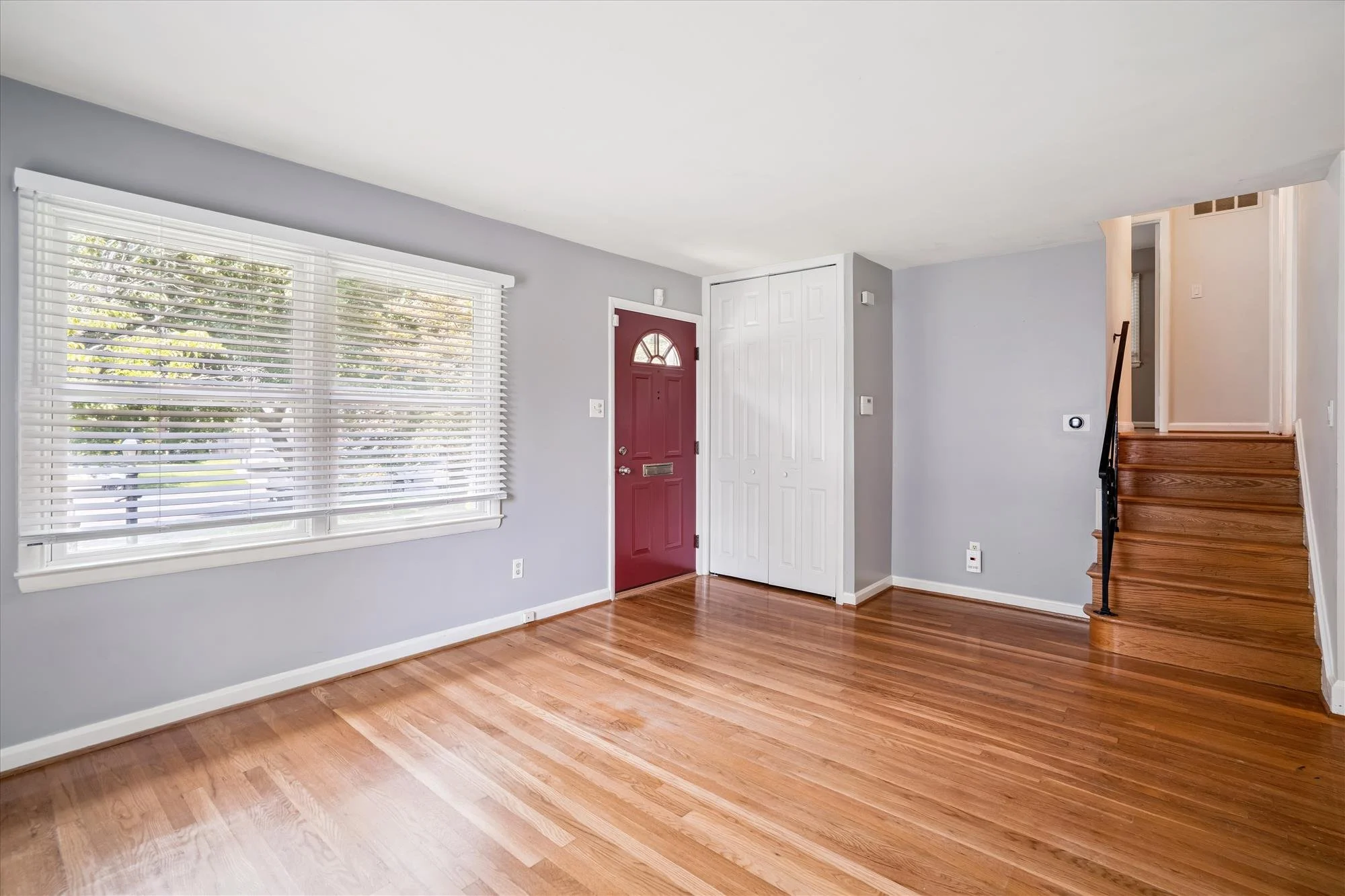 interiors-living room-dsc05873.jpg