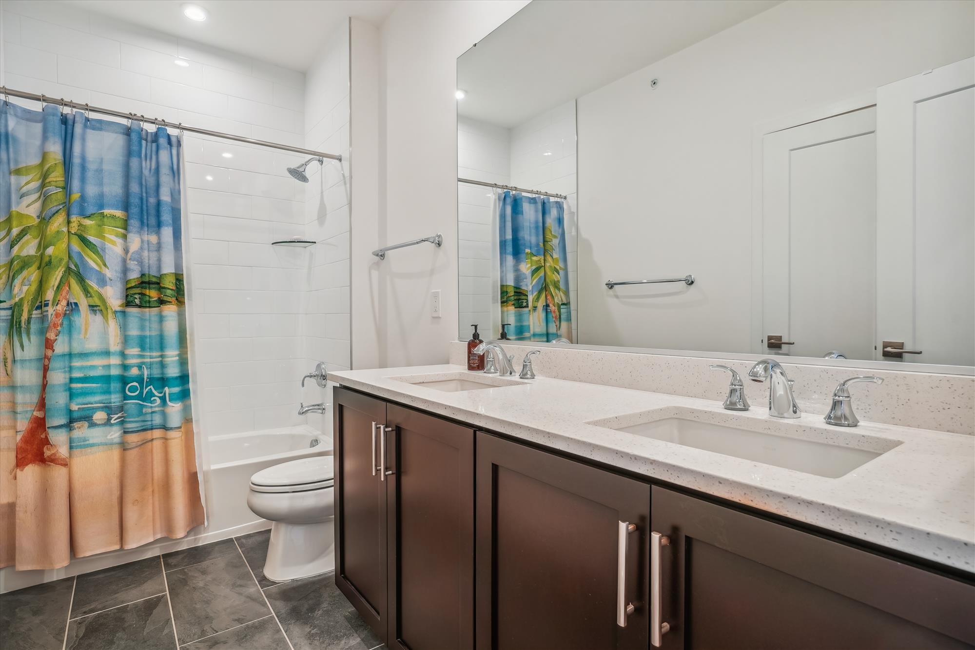 upper level-bath-_glm0096.jpg