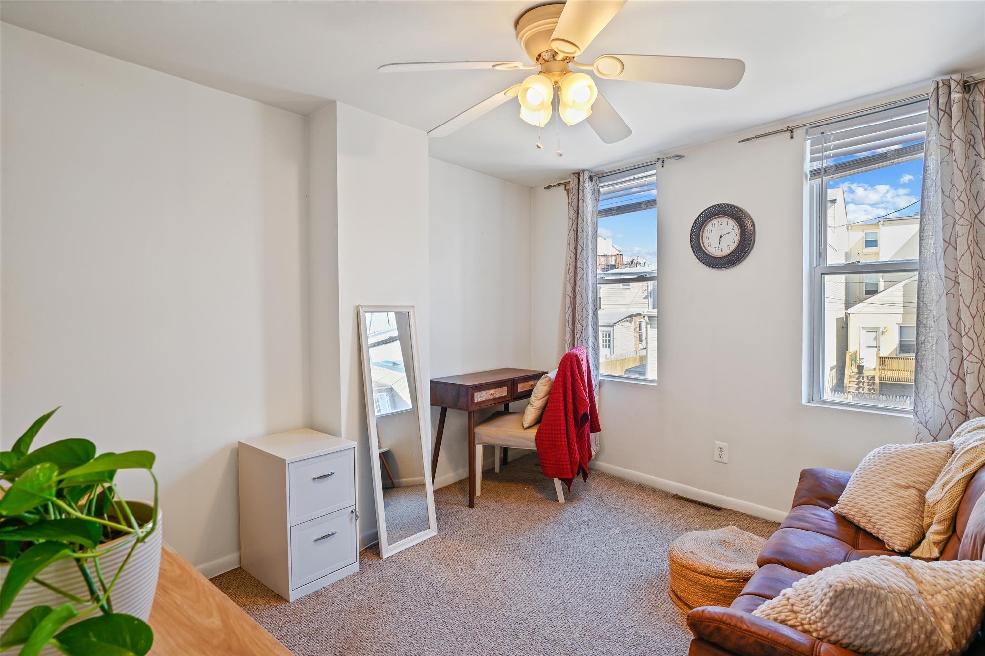 upper level-bedroom-_dsc6465.jpg