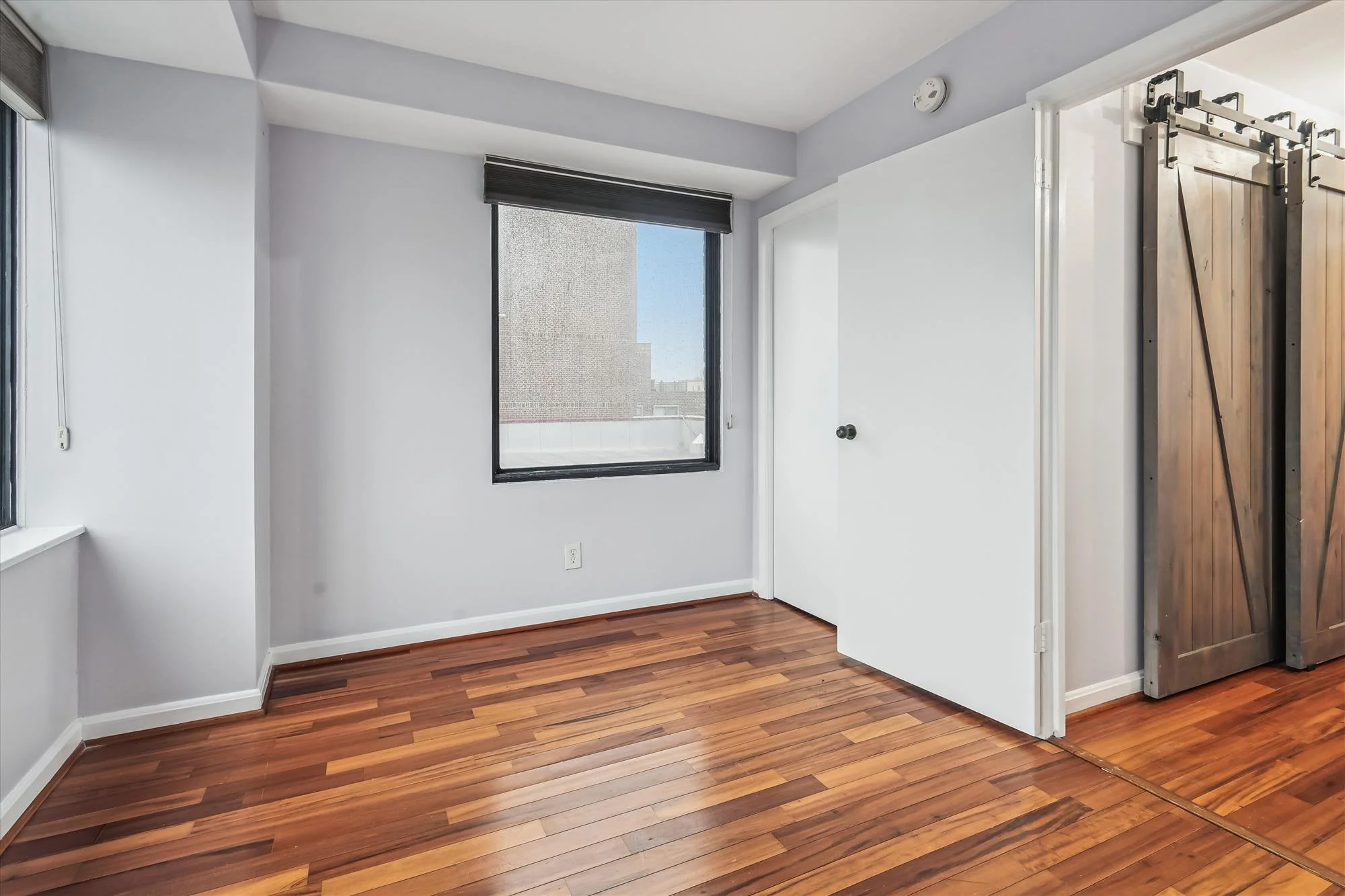 upper level-bedroom-_dsc7209.jpg