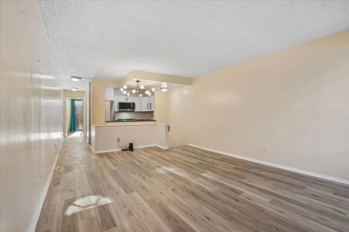 07-Living Room.jpg