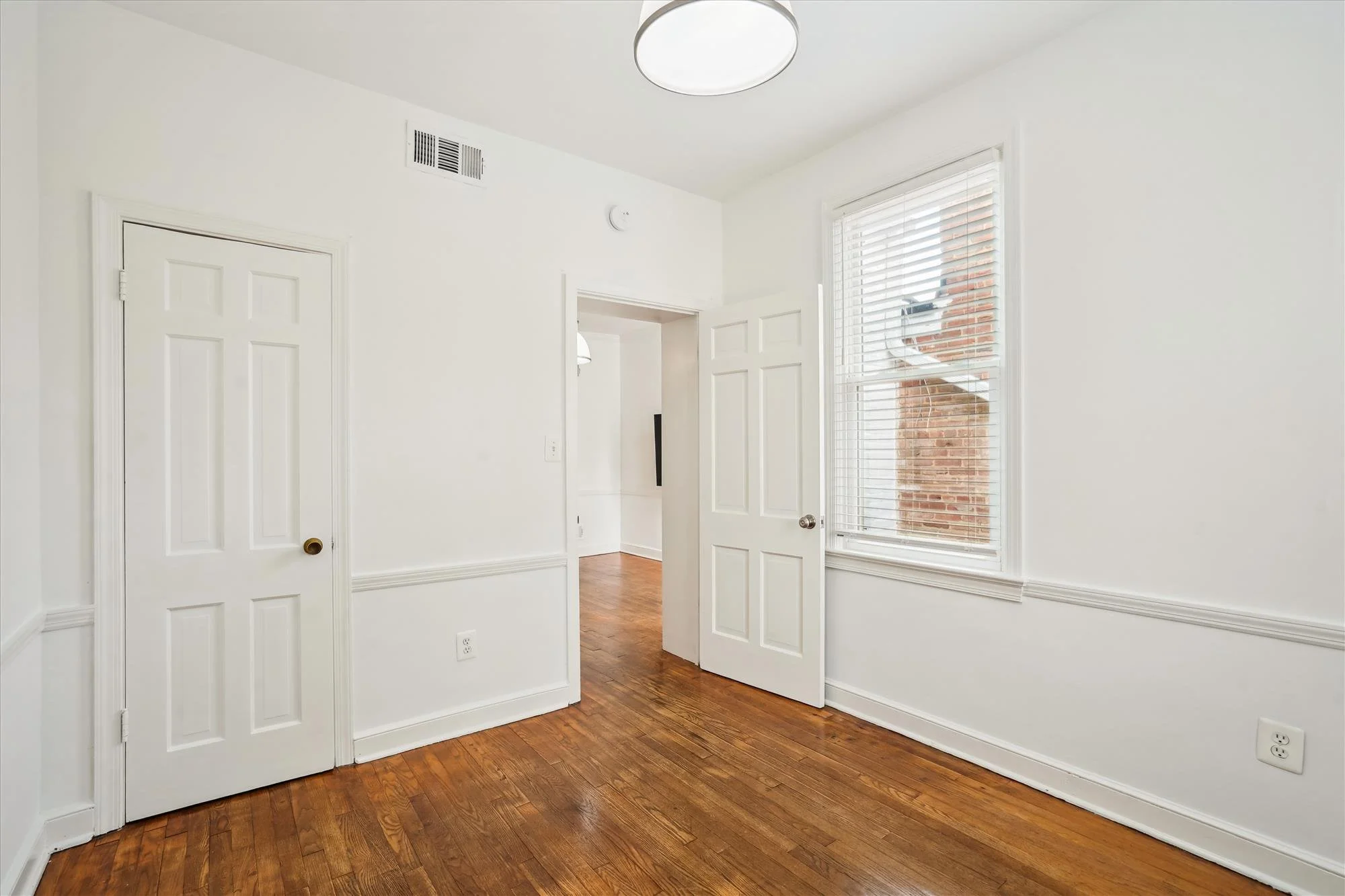 unit b-upper level-bedroom-_dsc0996.jpg