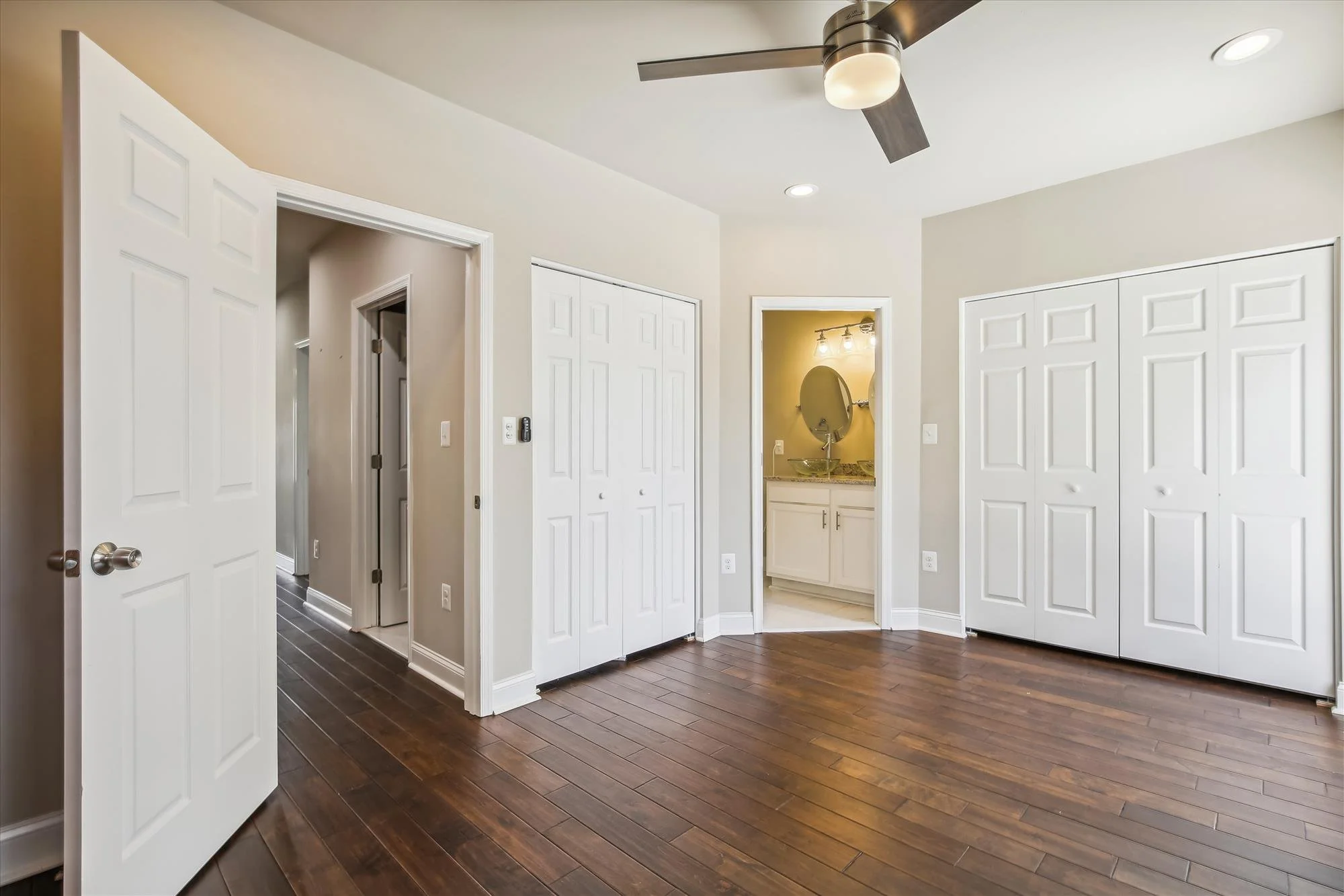 upper level-primary bedroom-_mg_7240.jpg