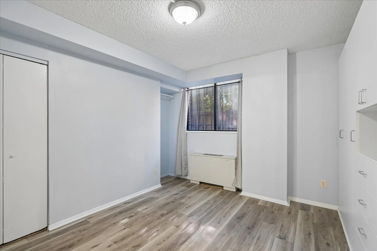 17-Bedroom.jpg