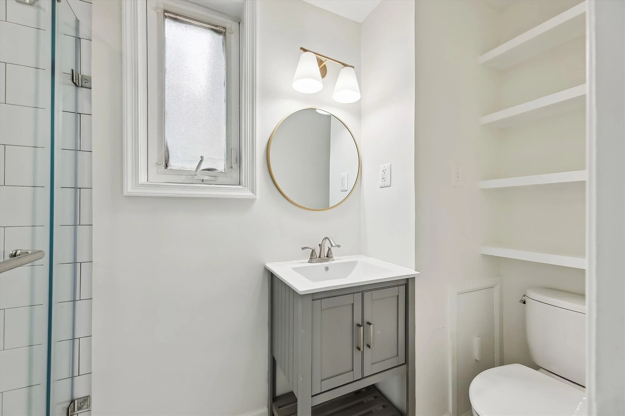 main level-primary bath-a9569.jpg