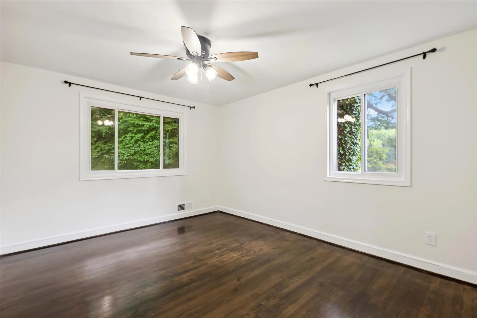 main level-bedroom 2-a9534.jpg