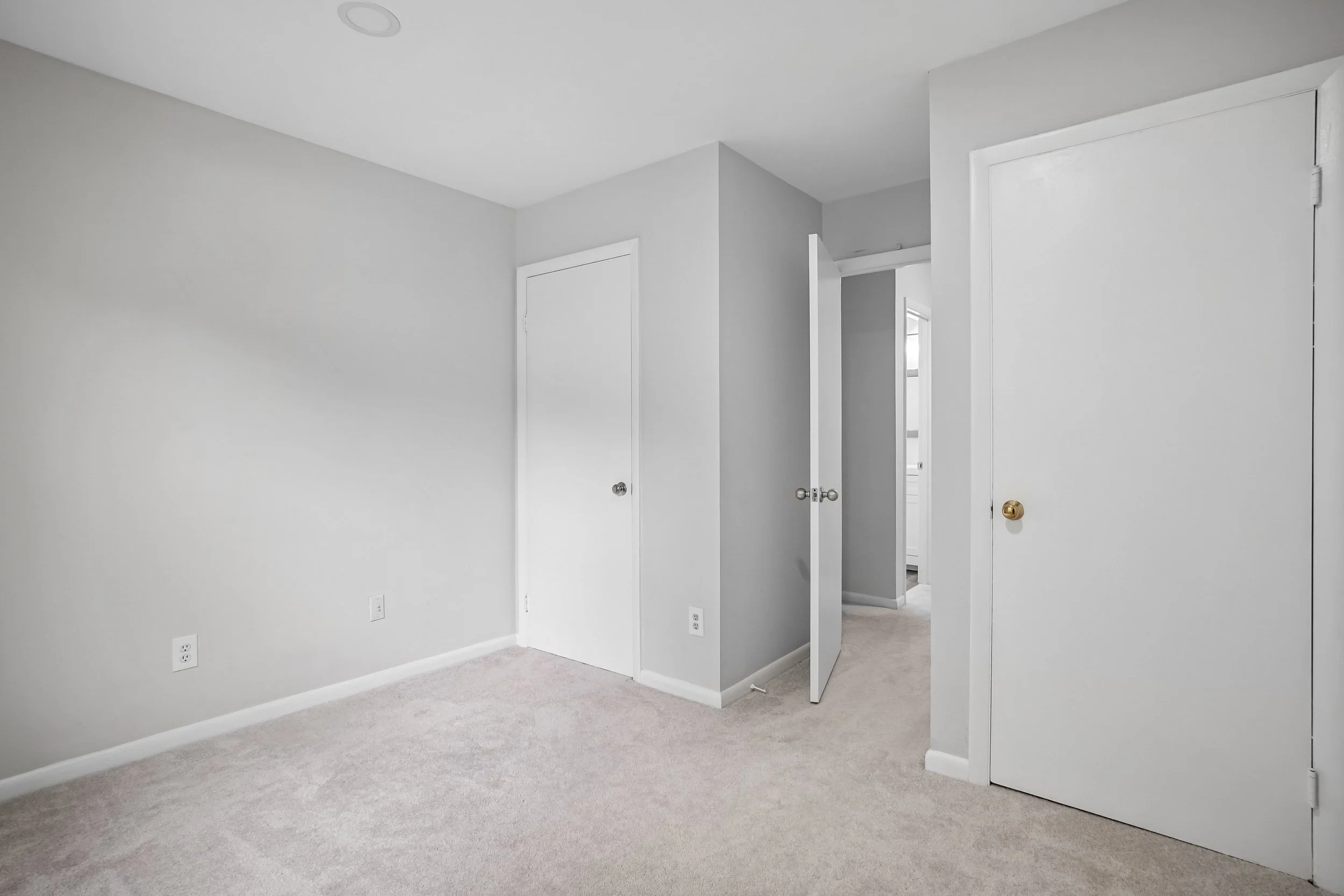 30-Bedroom.jpg