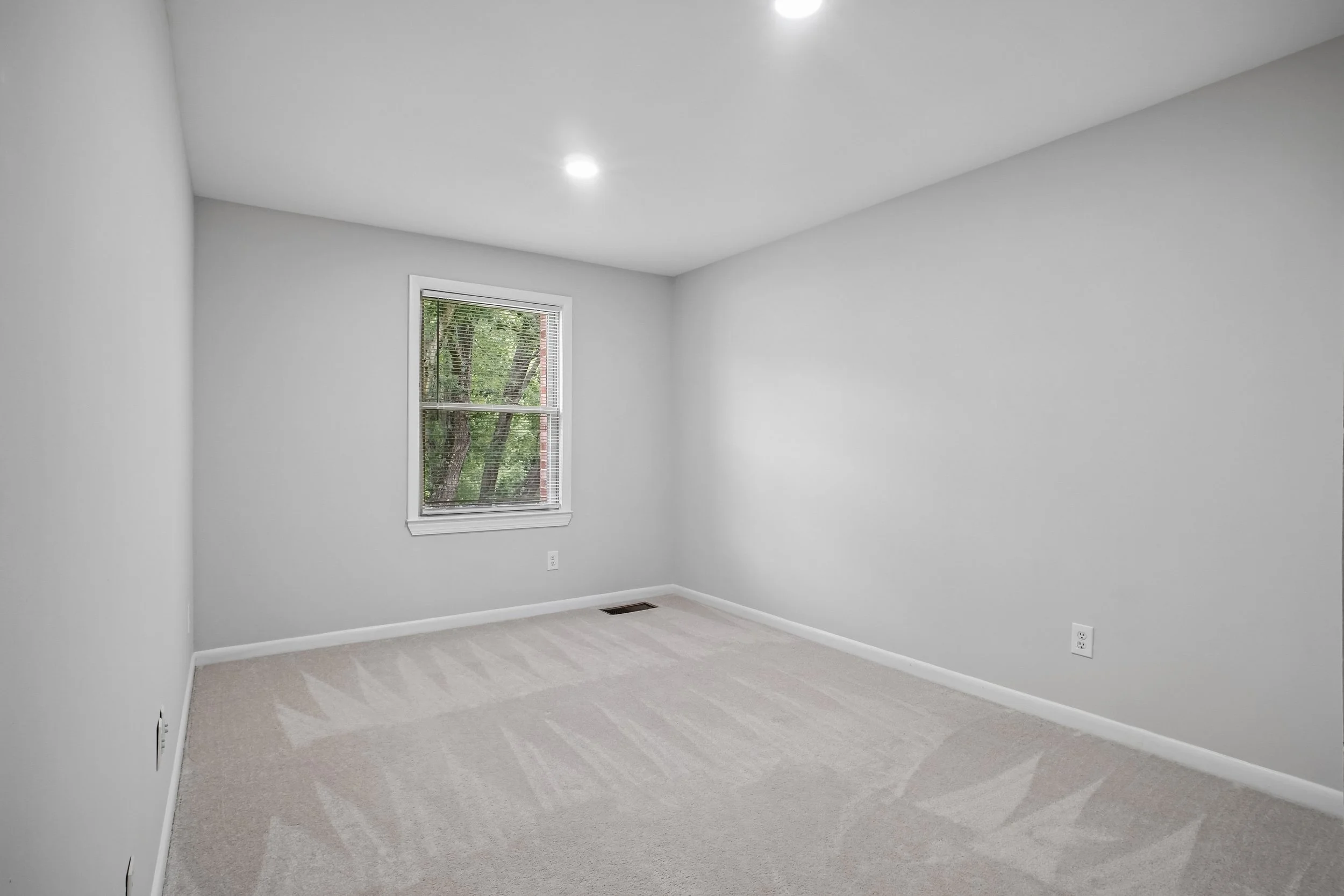 31-Bedroom.jpg