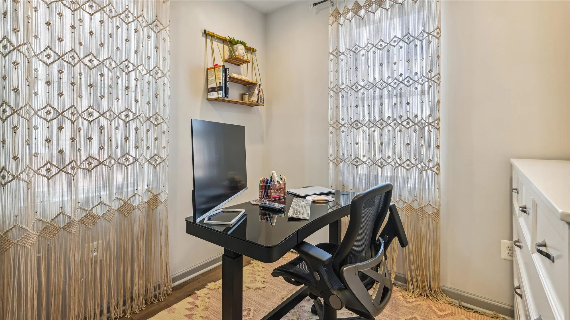 upper level-bedroom-_dsc3290.jpg