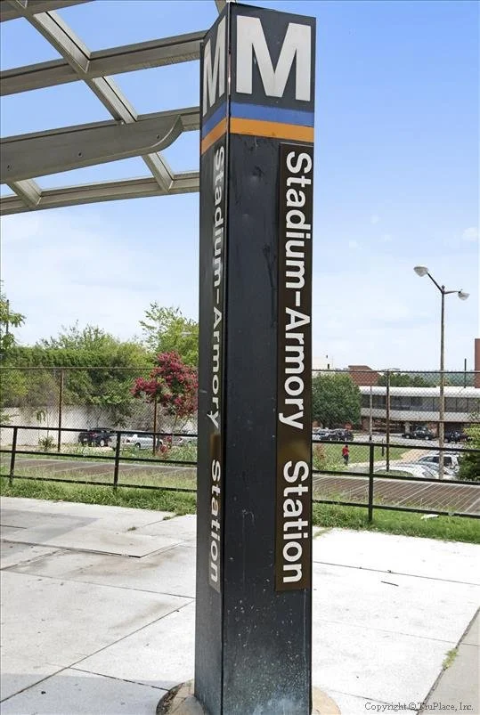 amenity-stadium-armory metro station-dsc_9421.jpg