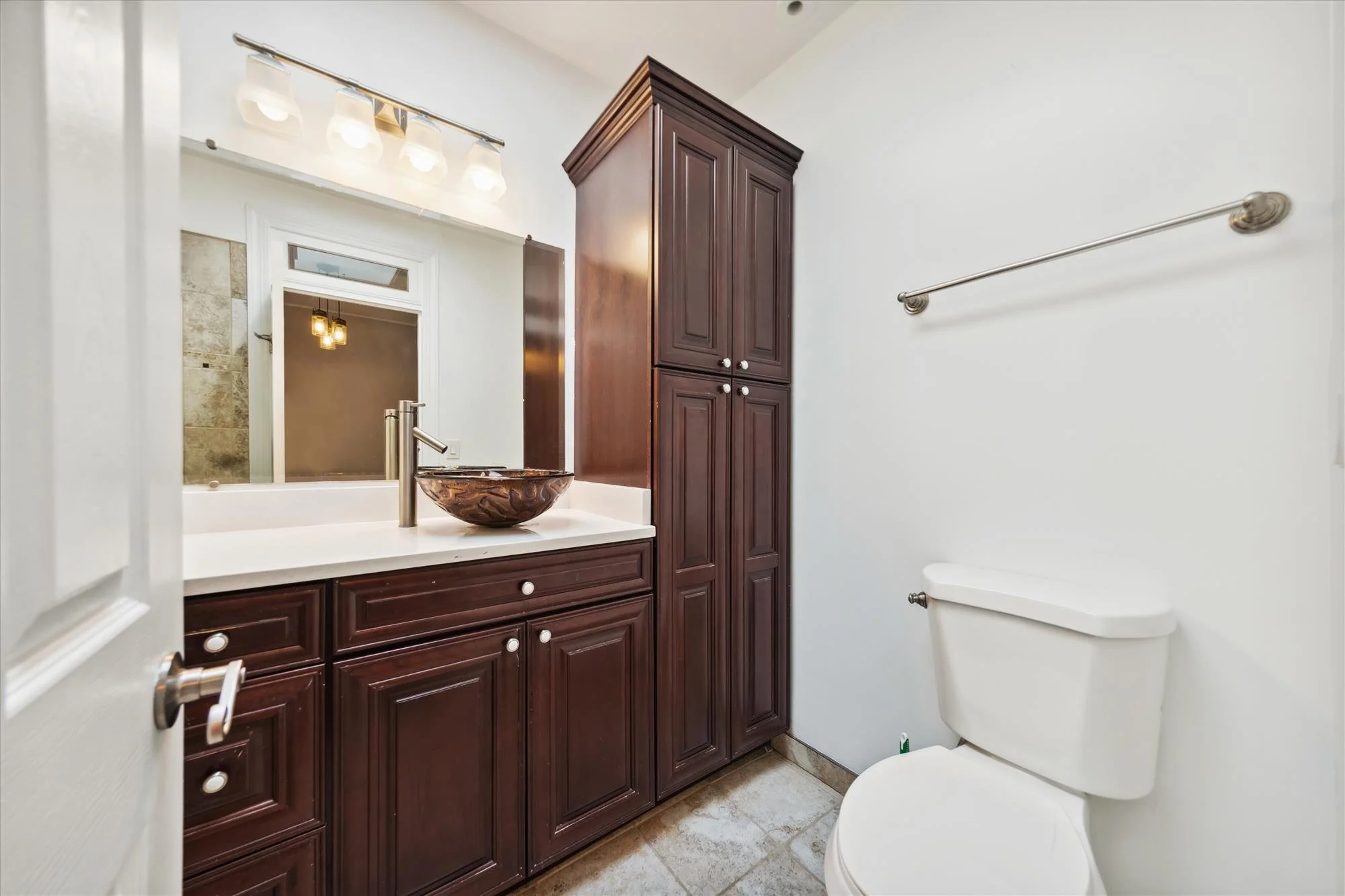 upper level-bath-_dsc3545.jpg