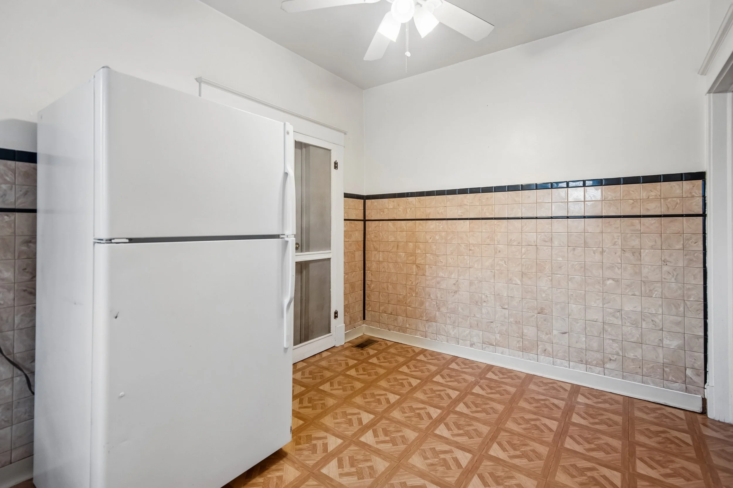 13-Kitchen.jpg
