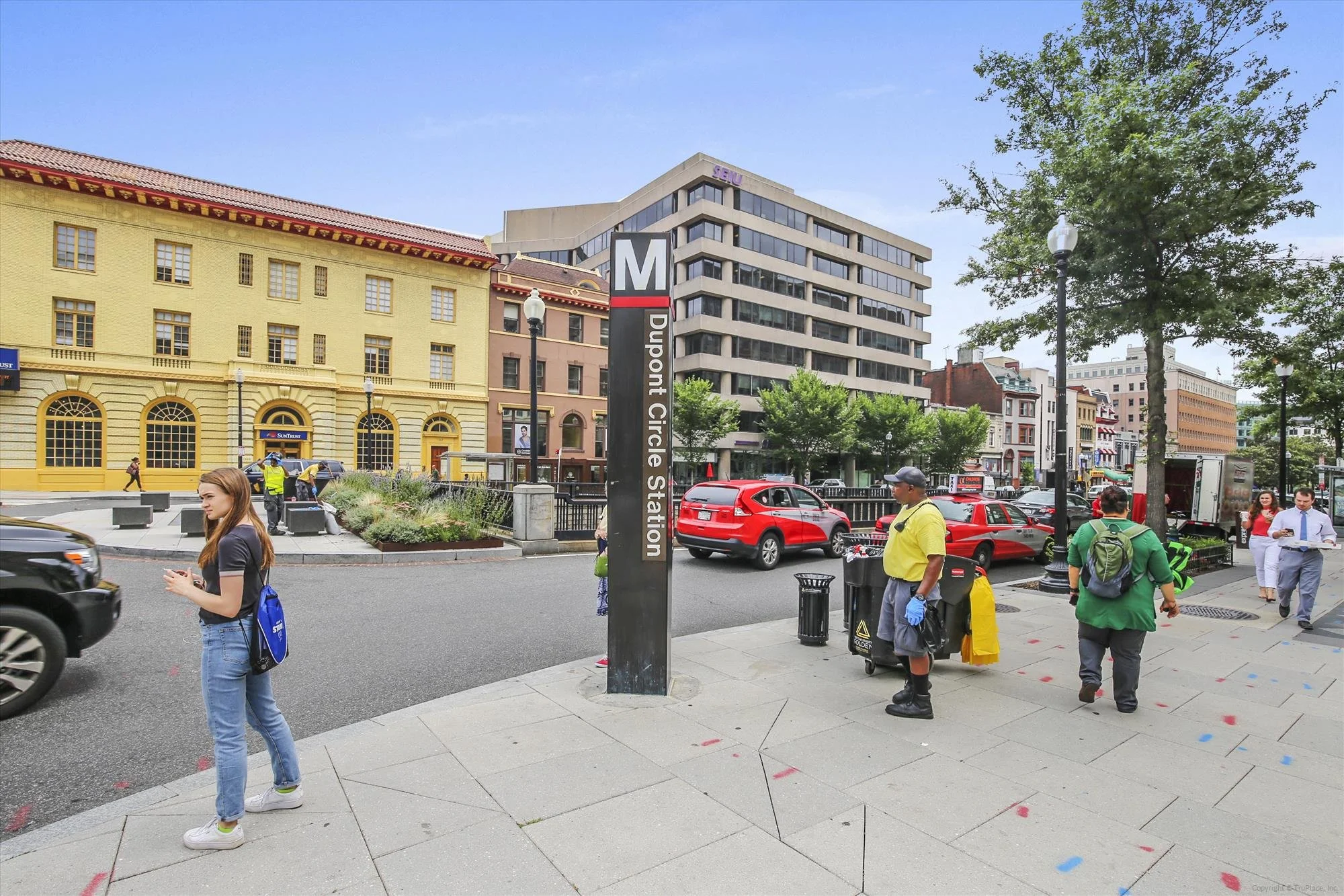 amenity-dupont circle metro-img_4434.jpg