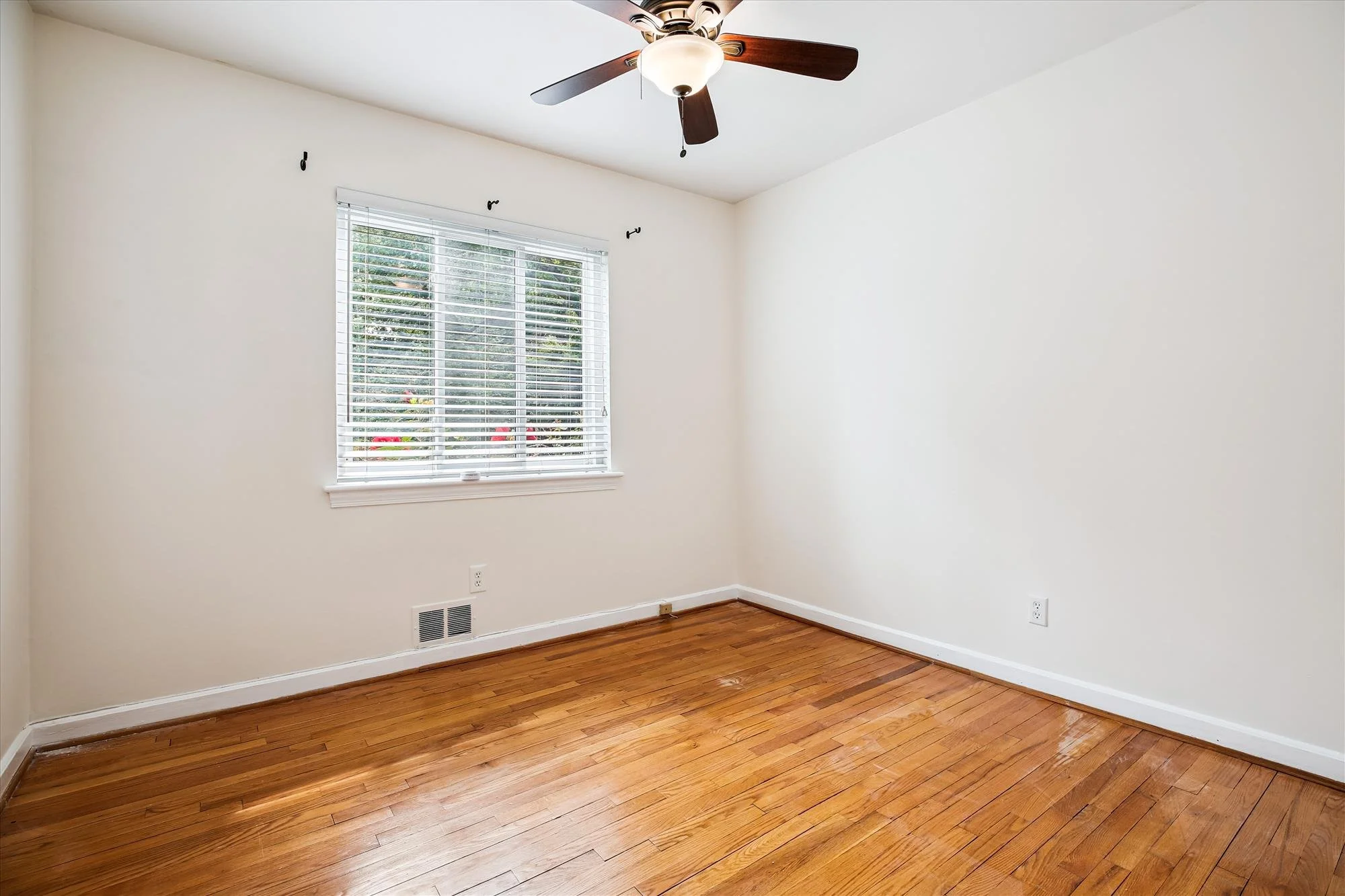 interiors-bedroom 3-_mg_7239.jpg
