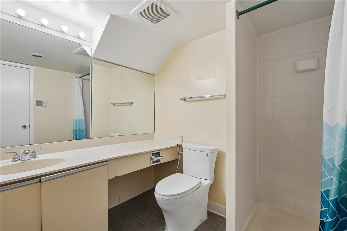 21-Bath.jpg