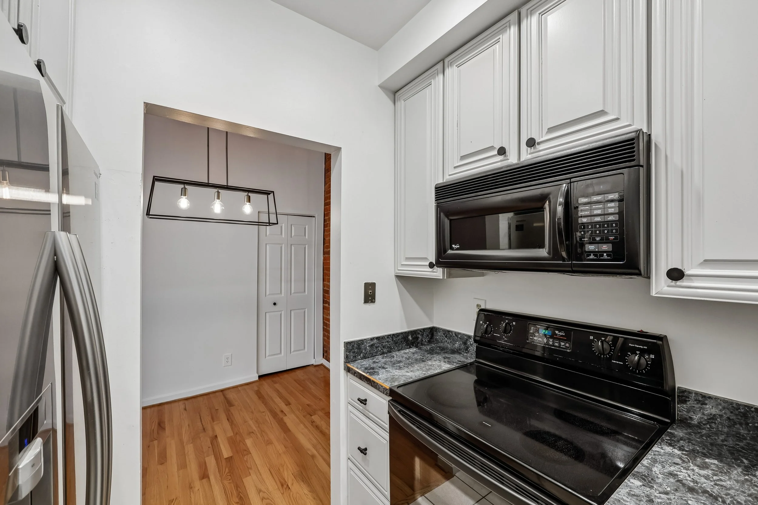 13-Kitchen.jpg