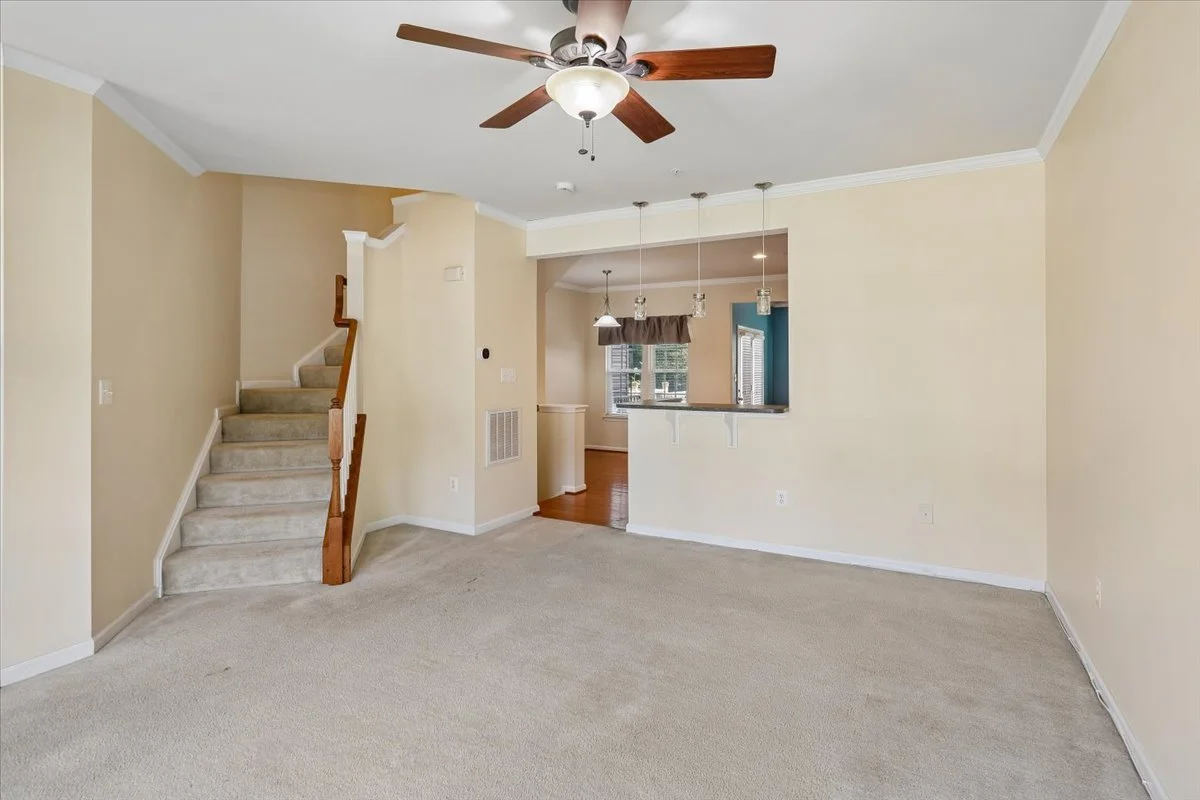 04-Living Room.jpg