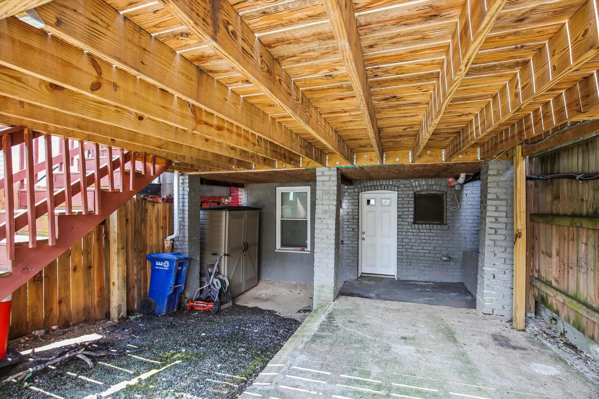 lower level-patio-img_7333.jpg