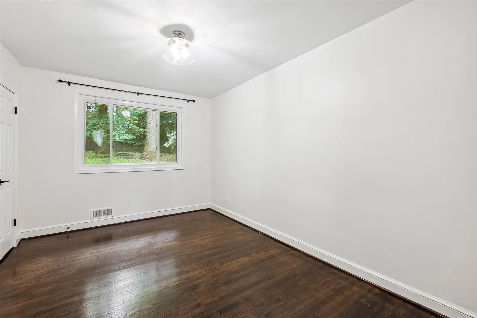 main level-bedroom 3-a9514.jpg