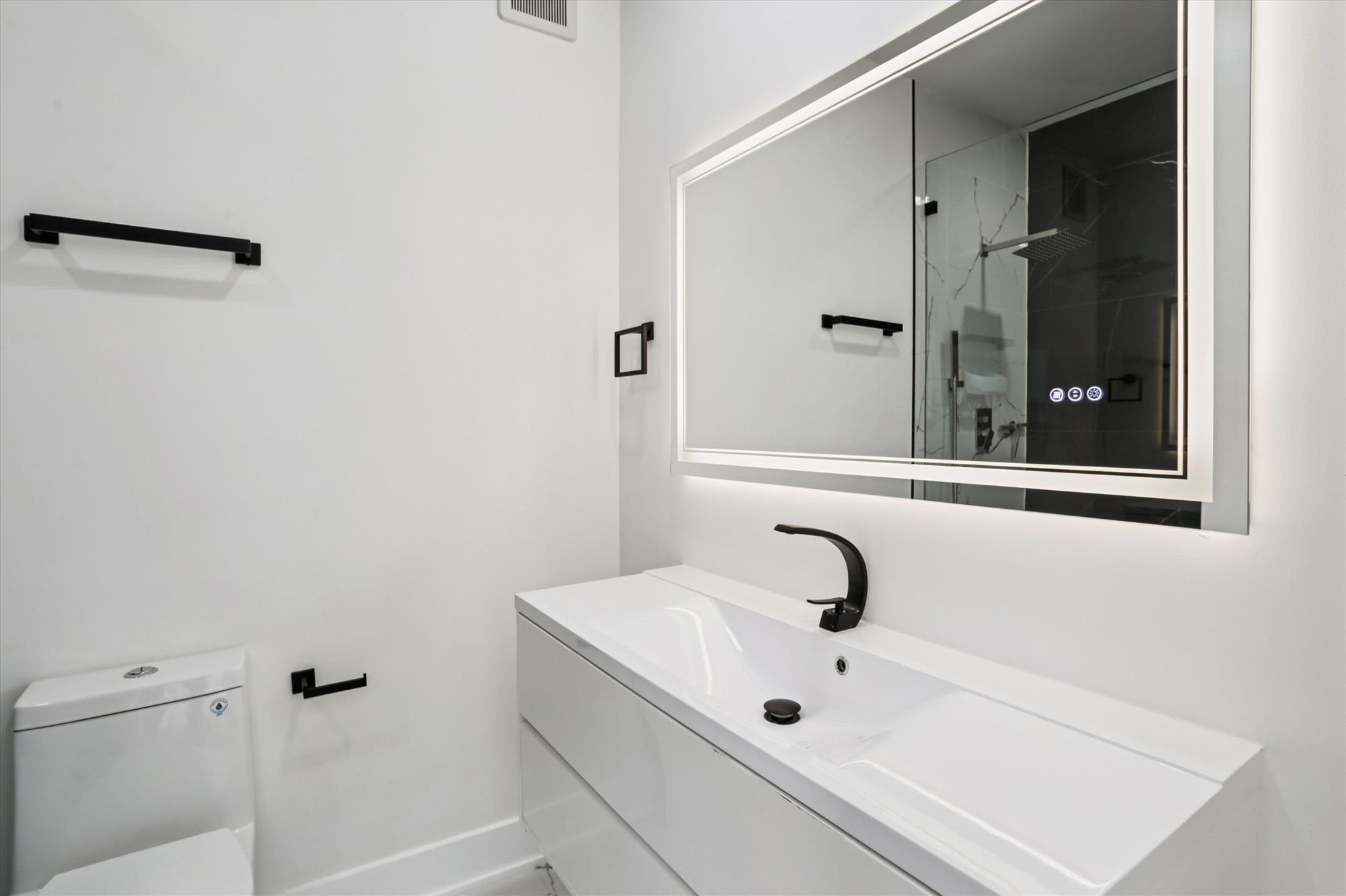 interiors-primary bath-_mg_4688.jpg