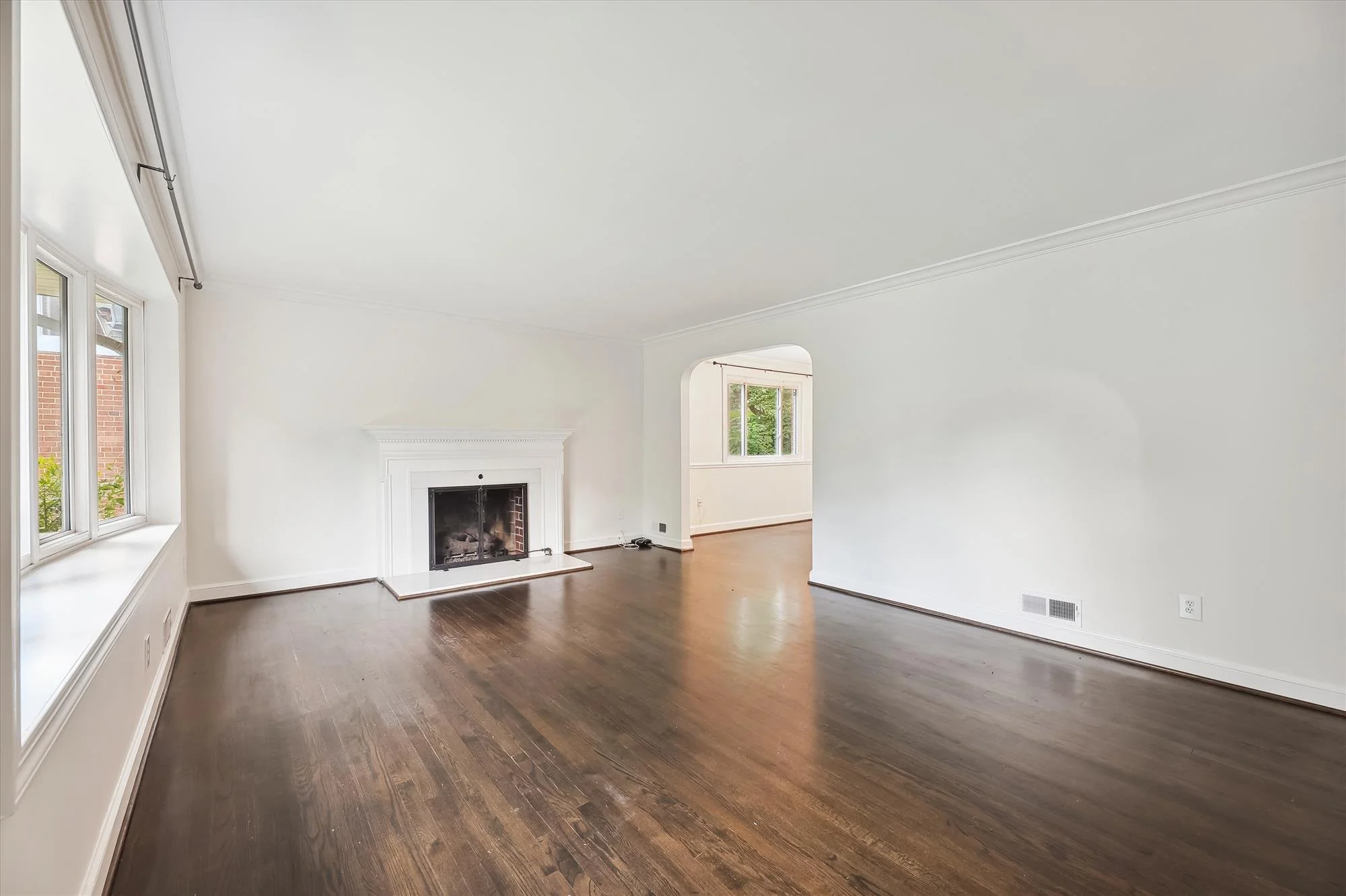 main level-living room-a9469.jpg