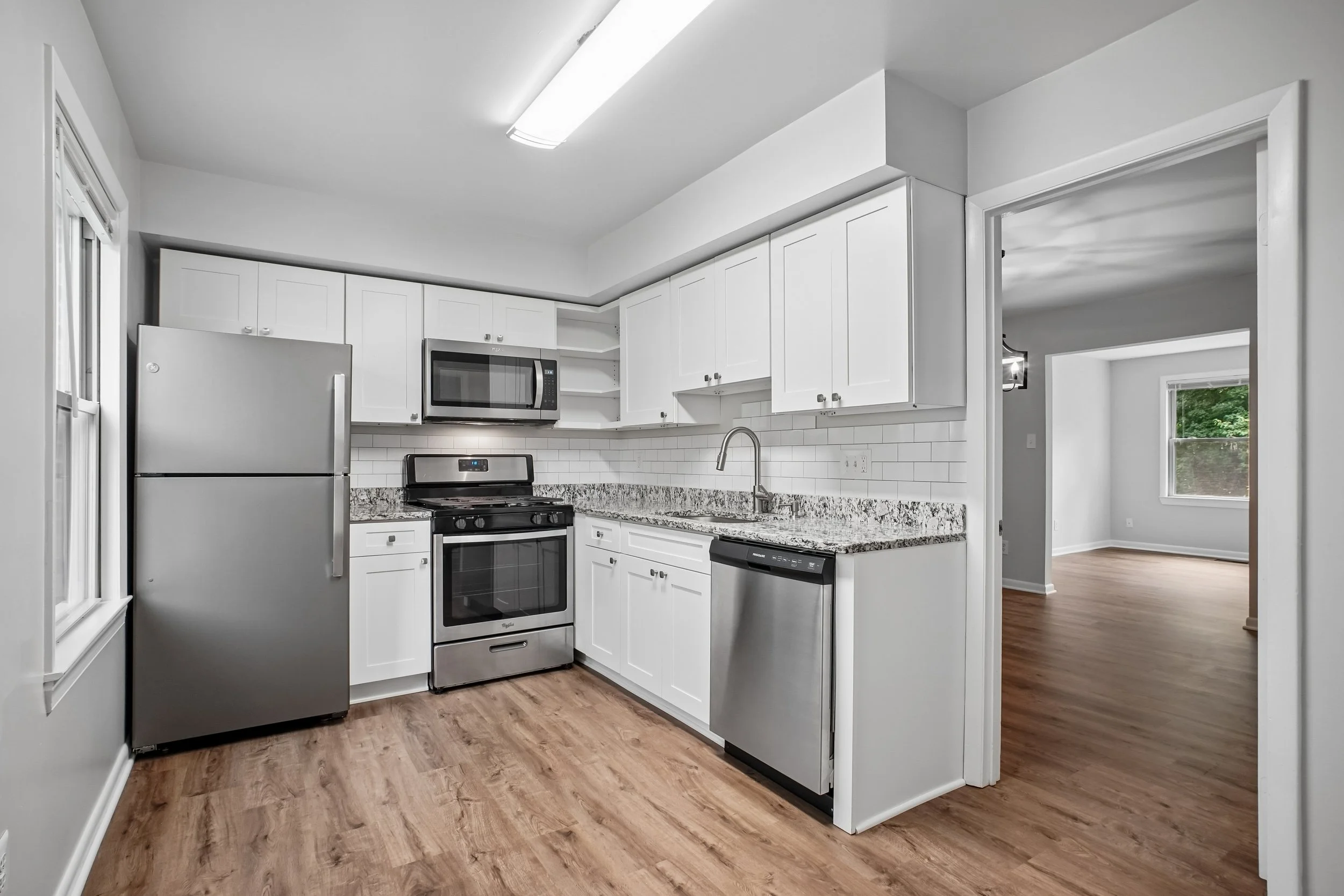 12-Kitchen.jpg