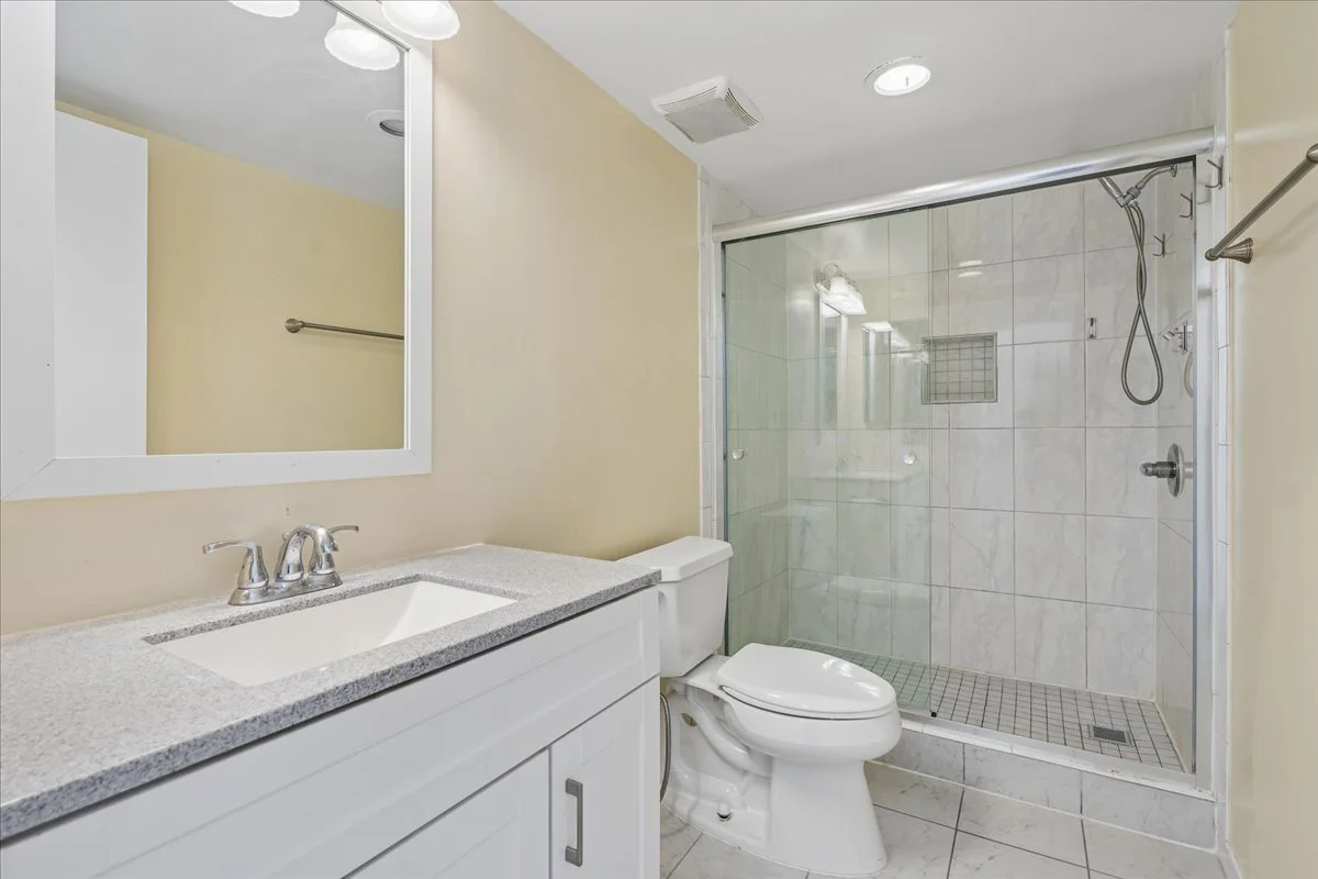16-Primary Bath.jpg