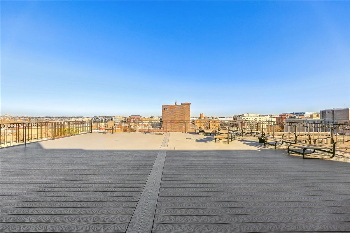 46-1245 13th St NW Roof Deck.jpg