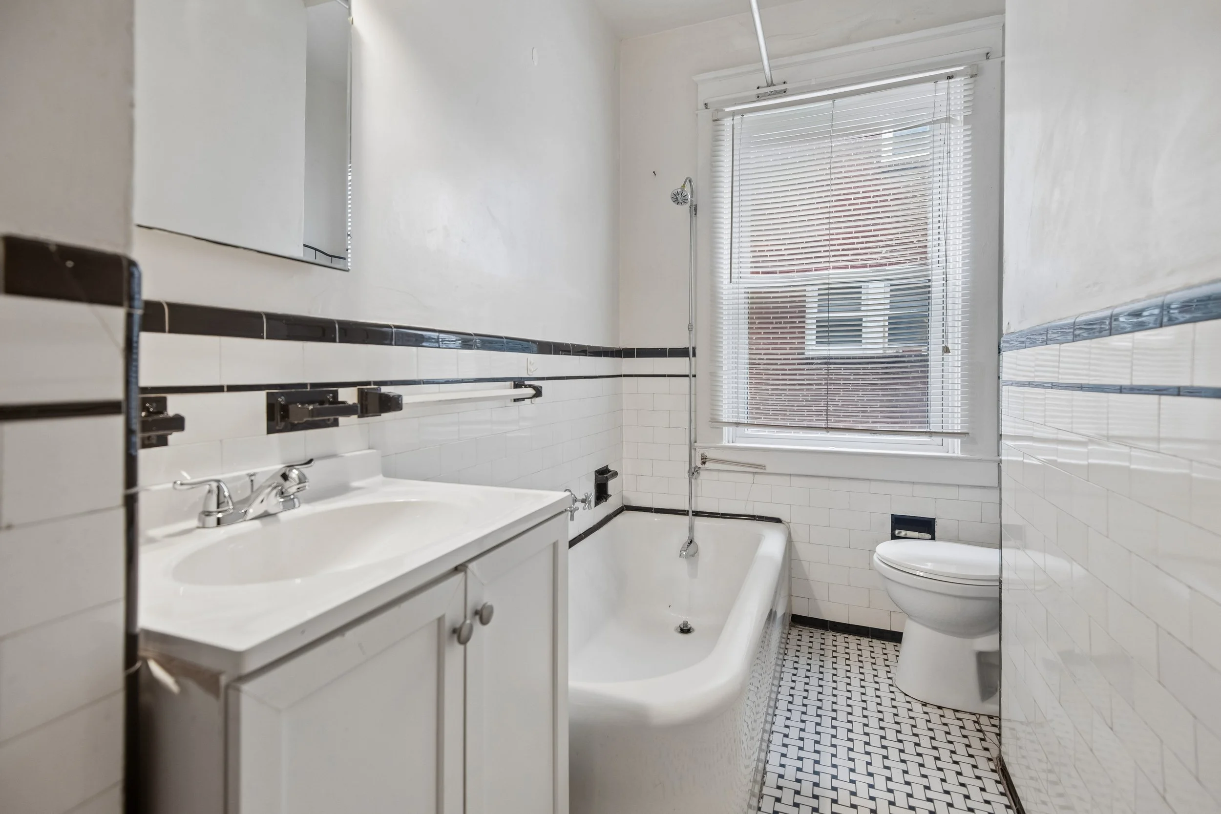 19-Bath.jpg