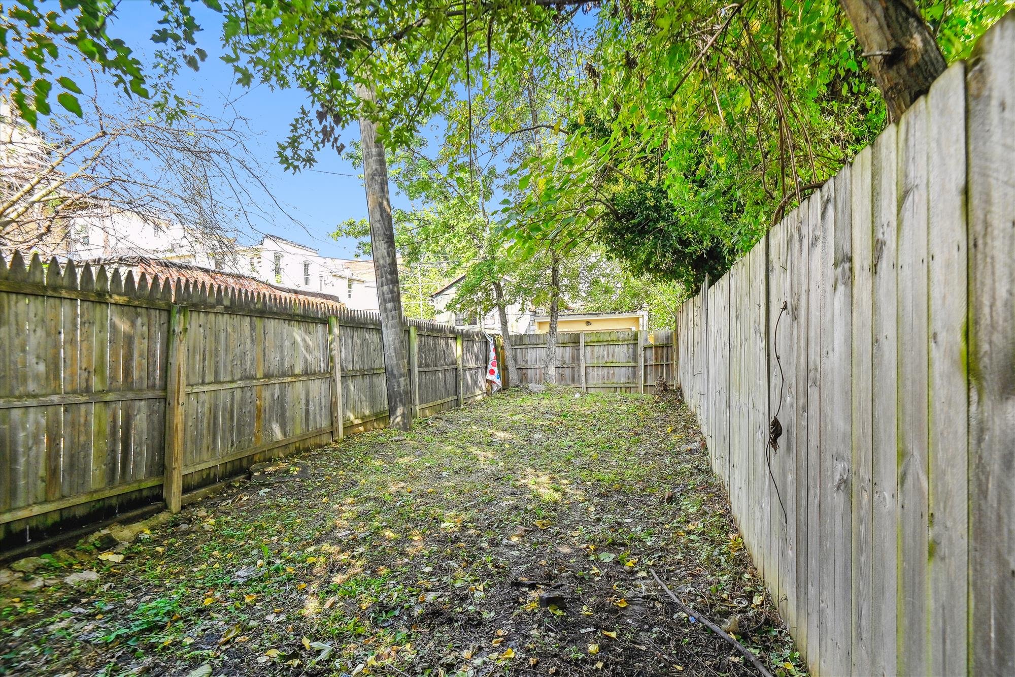 exterior-back yard-_dsc1408.jpg