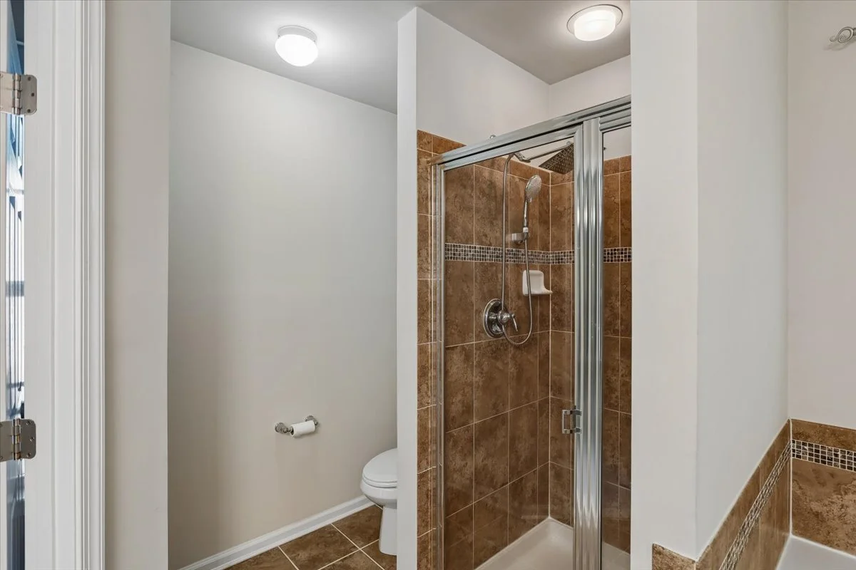 14-Primary Bath.jpg