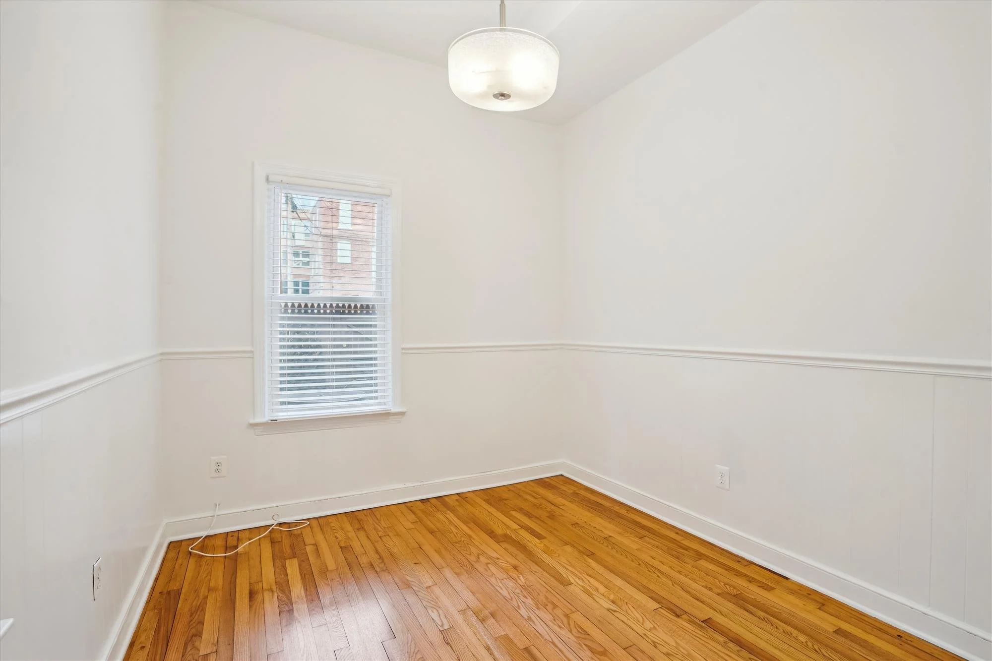 unit a-main level-bedroom-_dsc1081.jpg