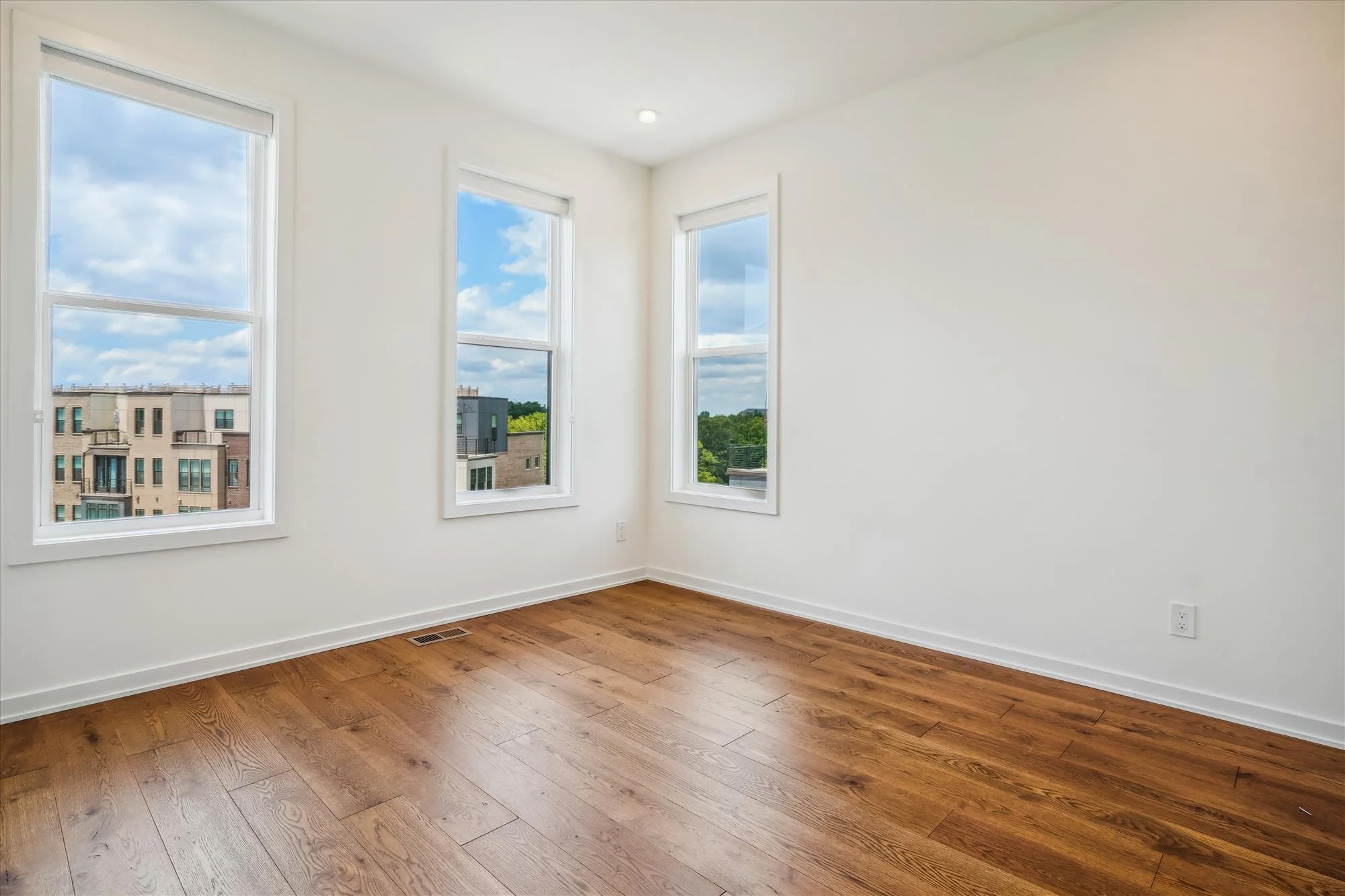 upper level-bedroom 2-_glm0111.jpg