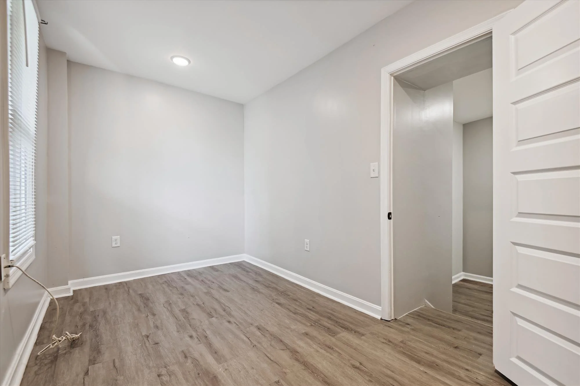 upper level-primary bedroom-_dsc1398.jpg