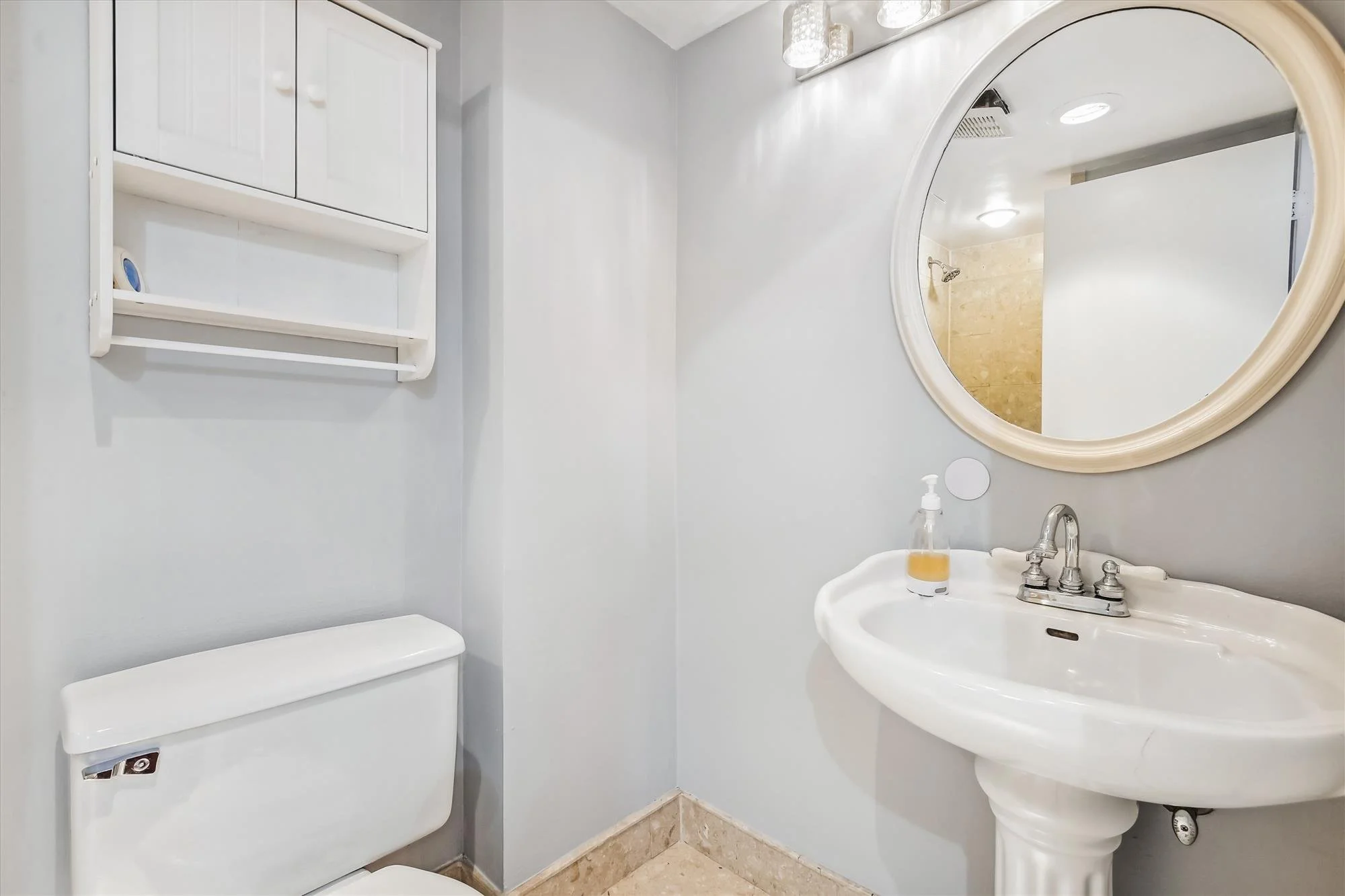 upper level-bath-_dsc7224.jpg