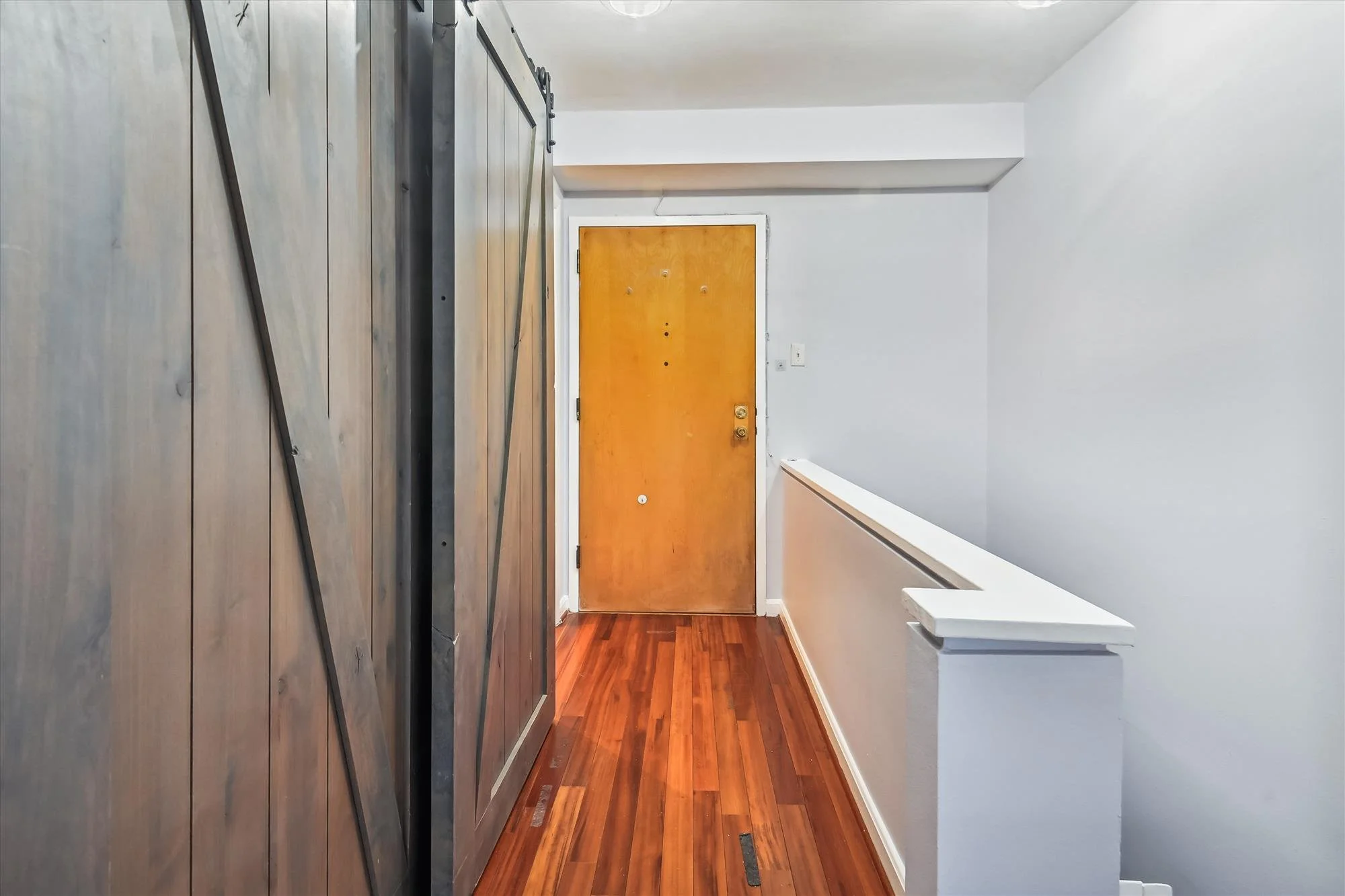 upper level-entry-_dsc7214.jpg