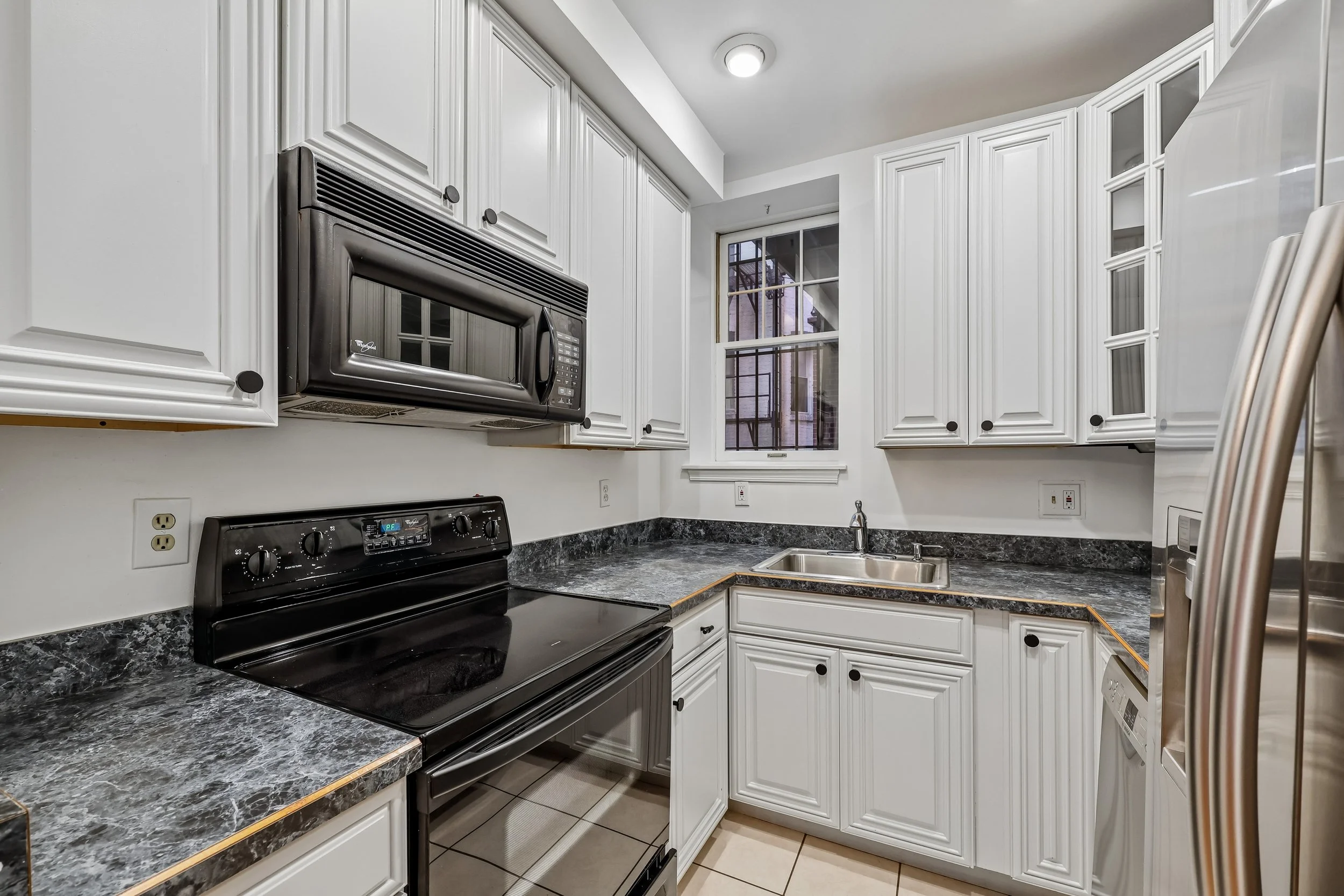 10-Kitchen.jpg