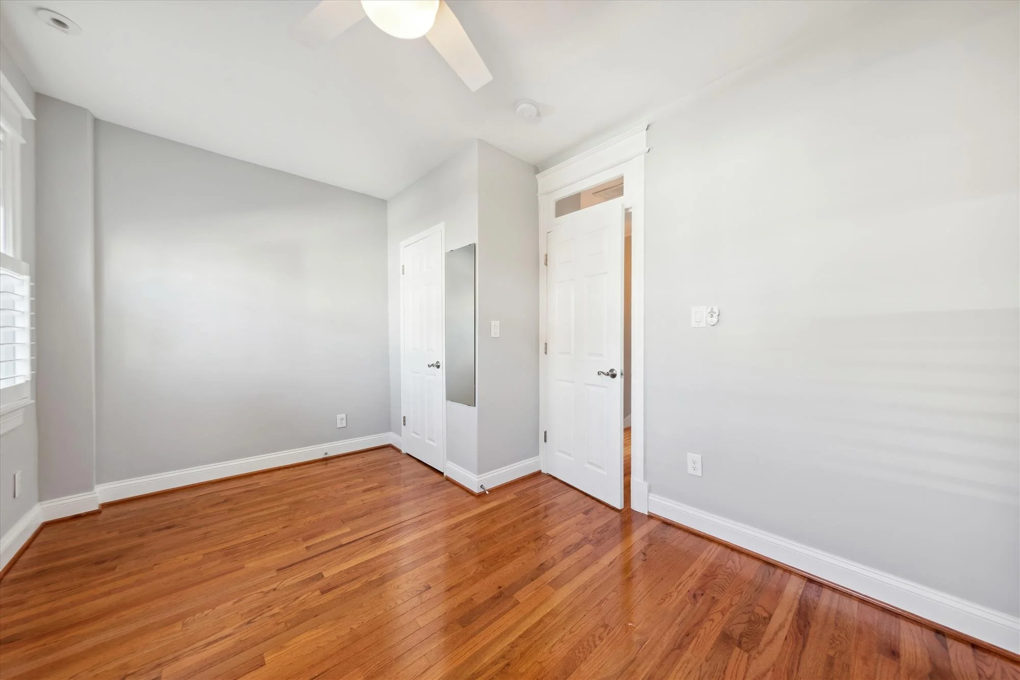 upper level-bedroom-_dsc3566.jpg