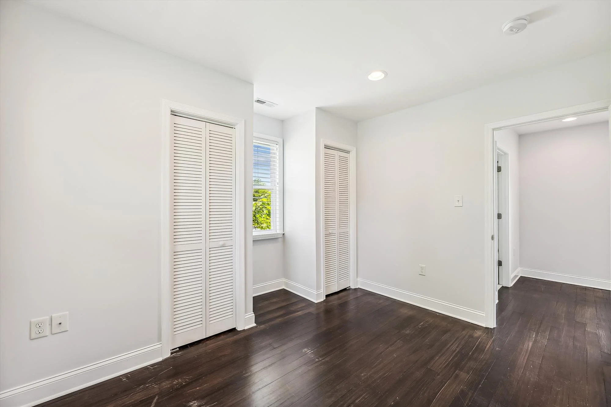 upper level-bedroom-a2925.jpg