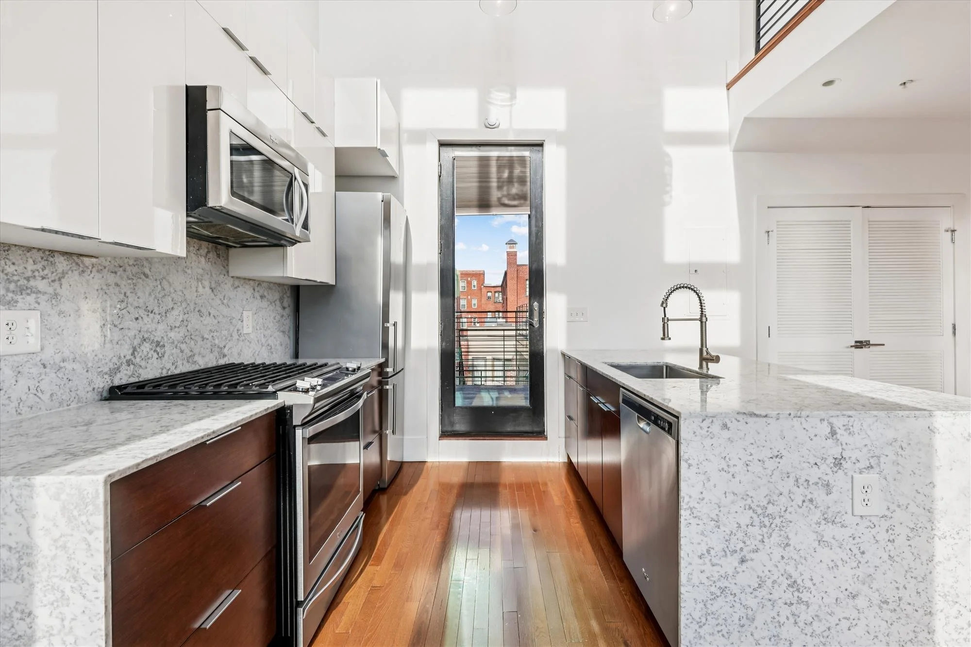 interiors-kitchen-613a3868.jpg