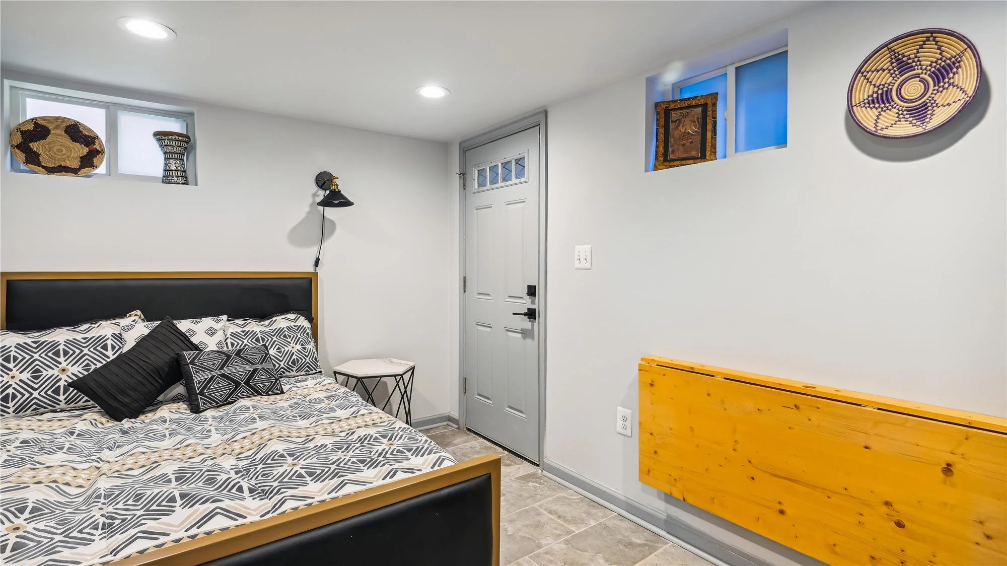 lower level-bedroom-_dsc3191.jpg