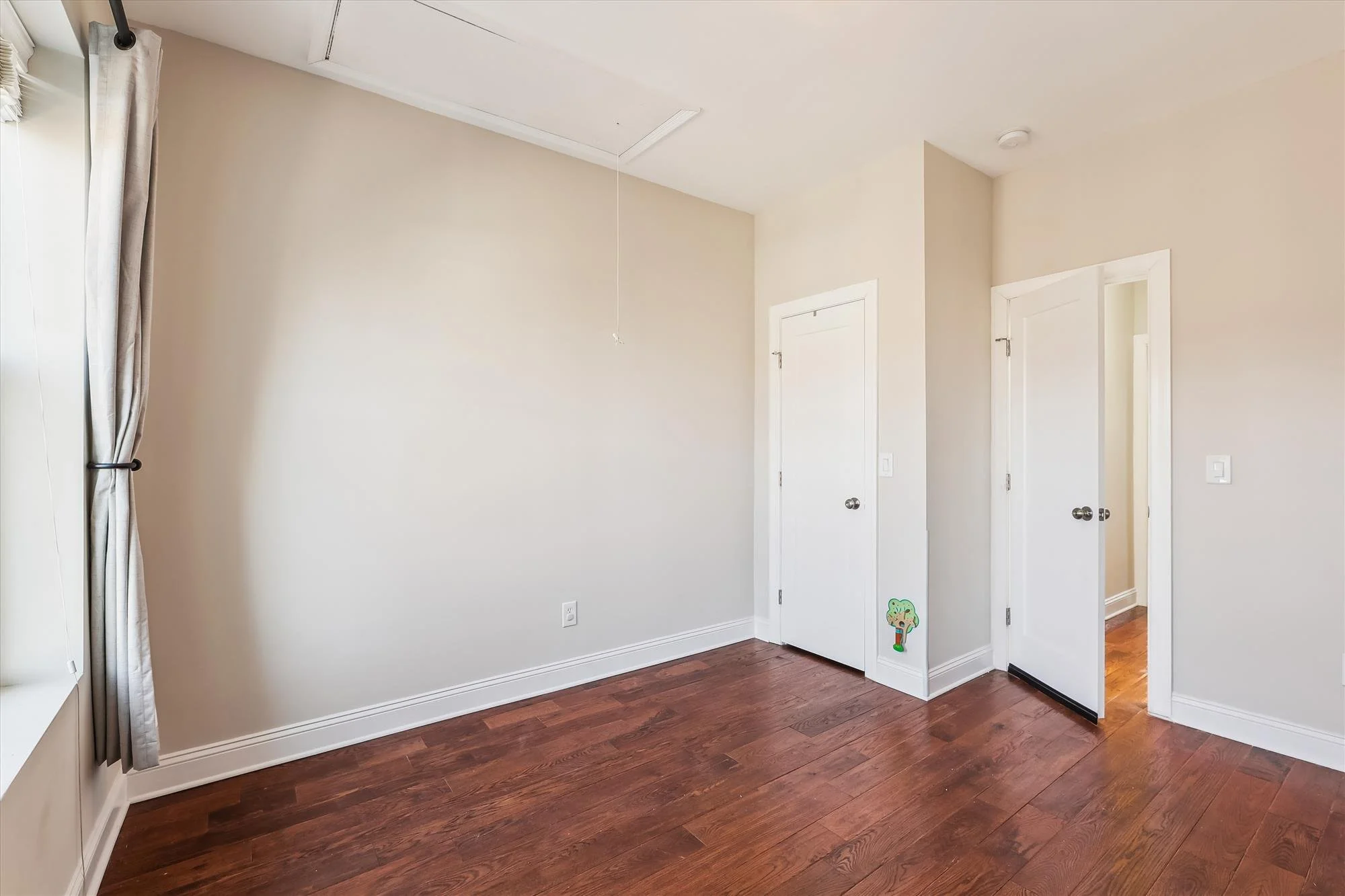 upper level-bedroom 2-a1871.jpg