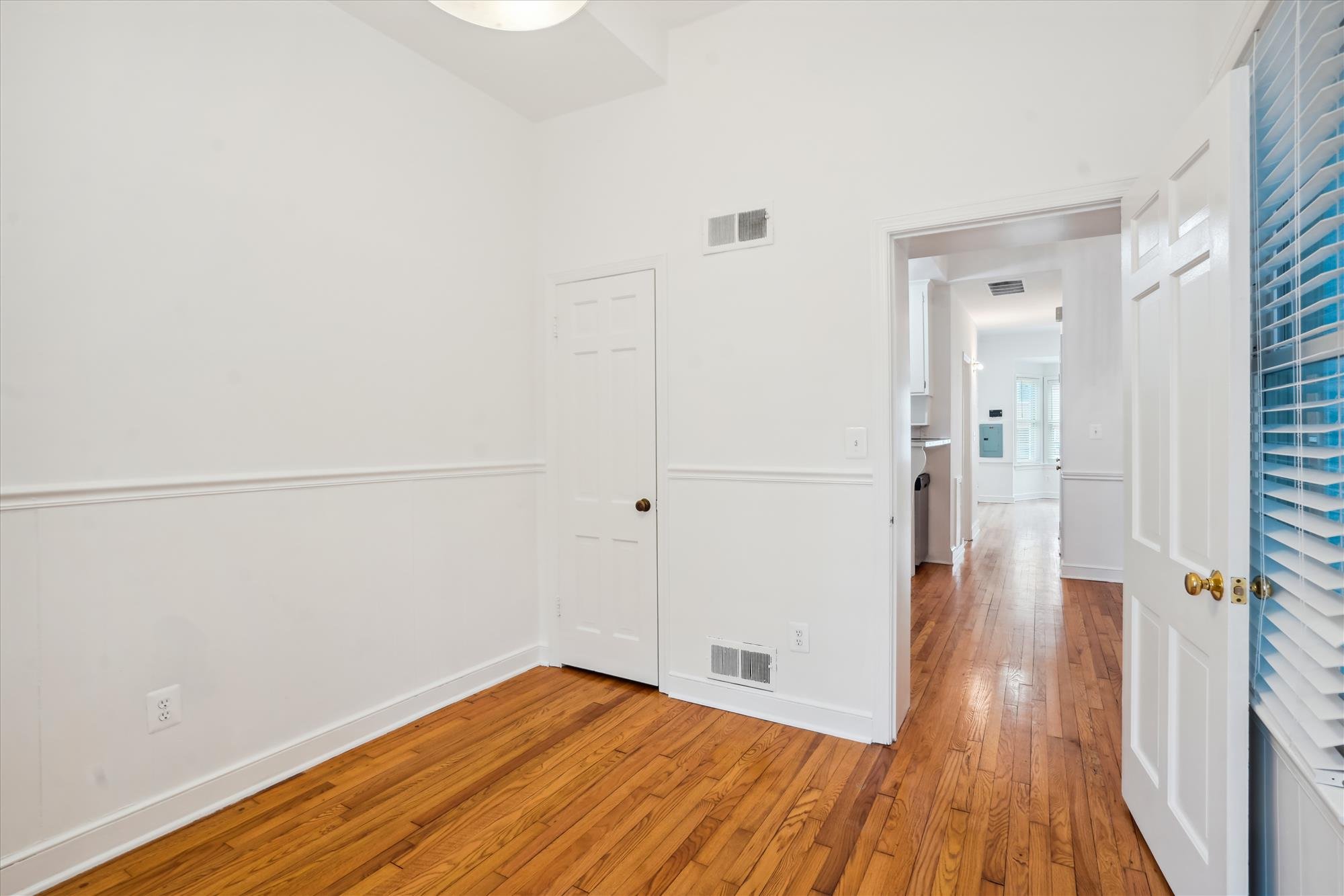 unit a-main level-bedroom-_dsc1091.jpg