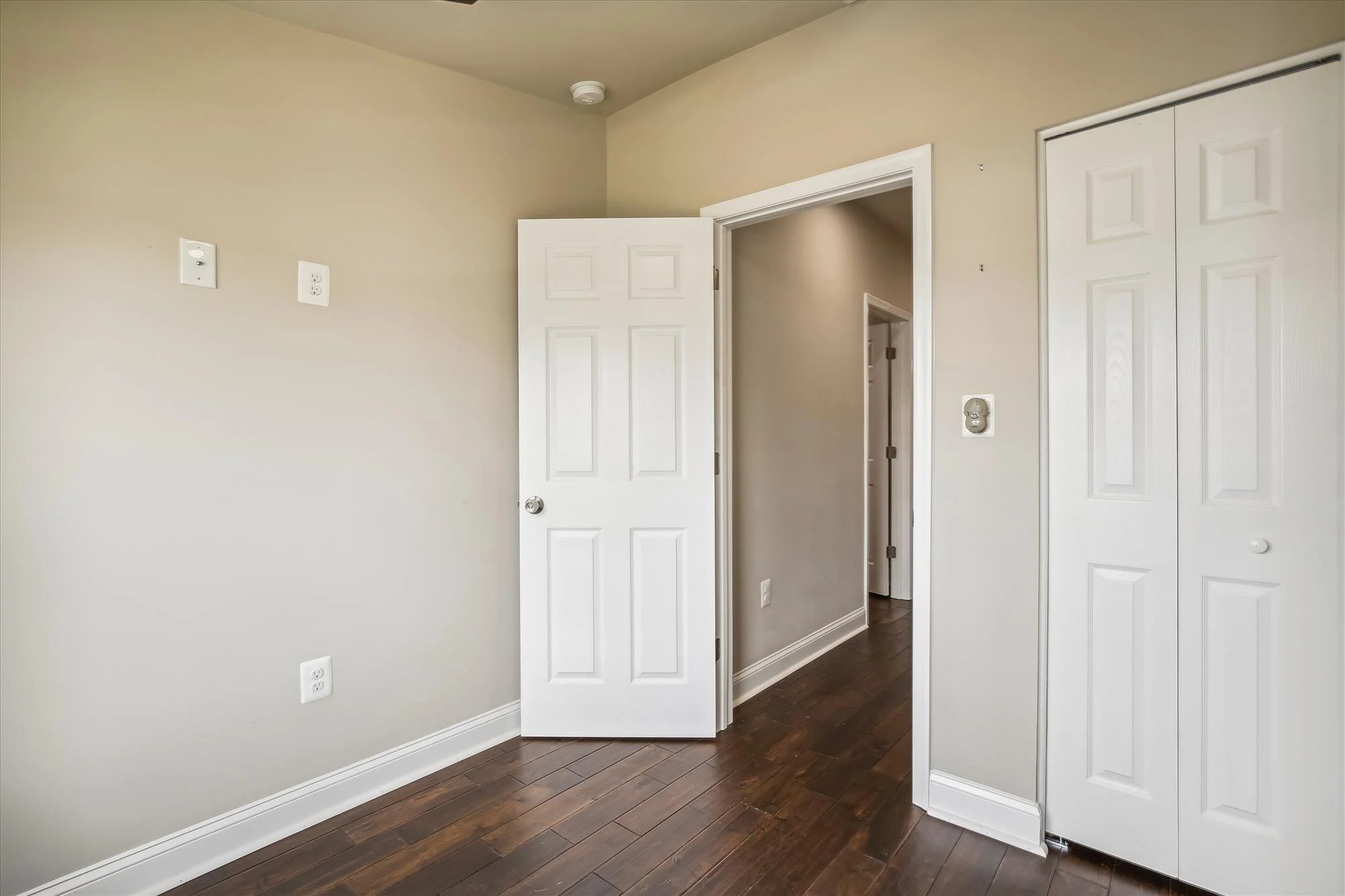 upper level-bedroom-_mg_7180.jpg