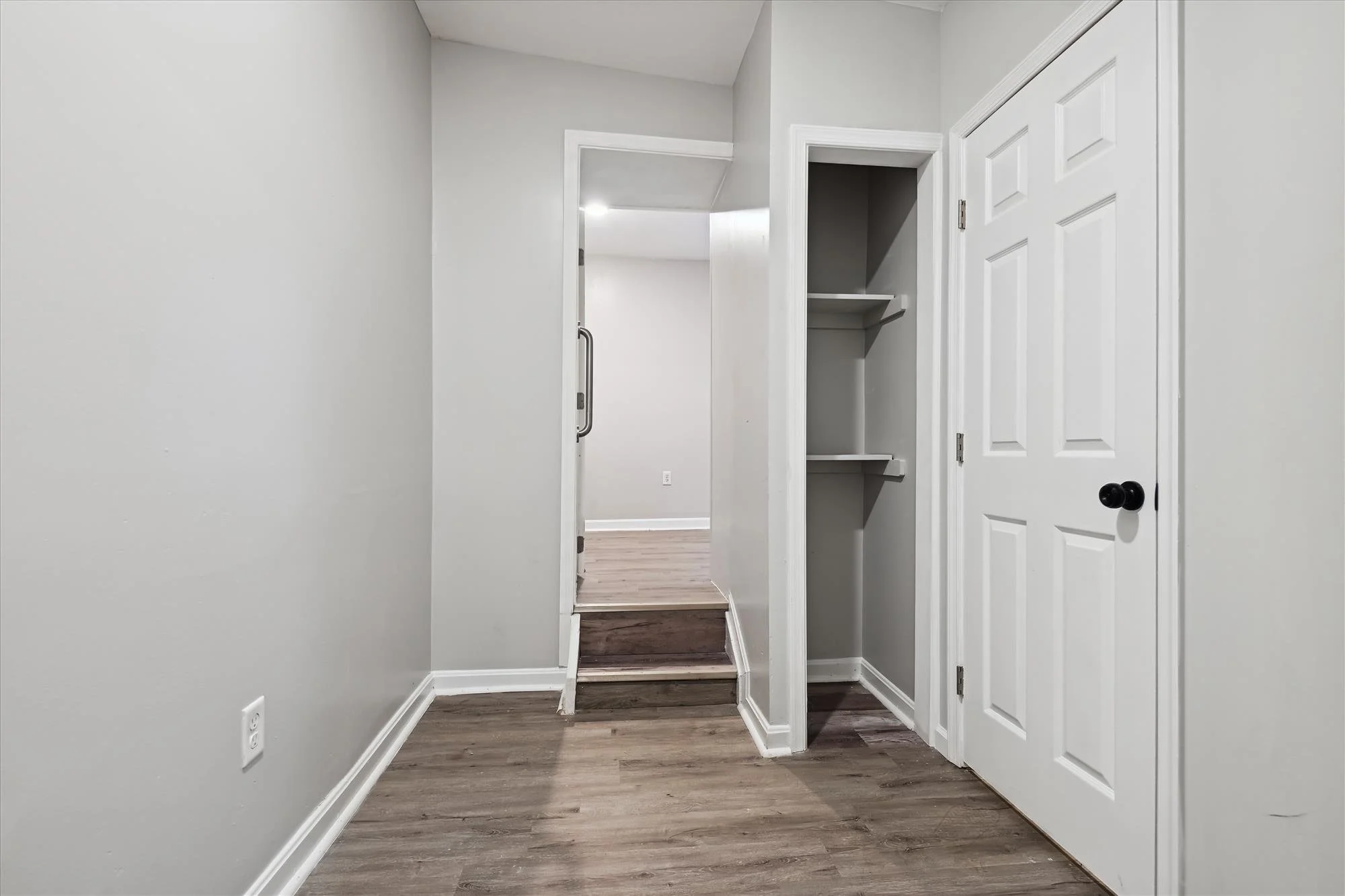 upper level-primary bedroom-_dsc1388.jpg