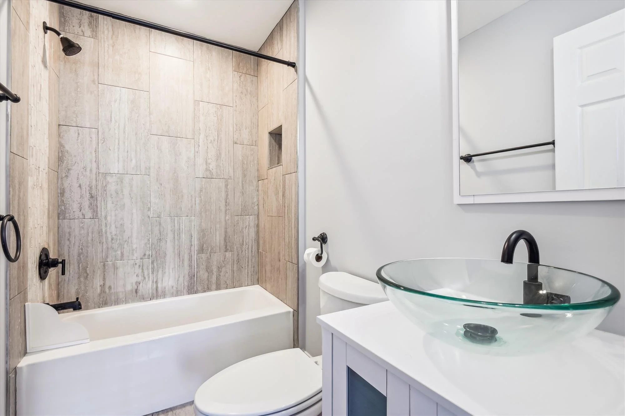interiors-primary bath-_dsc9865.jpg