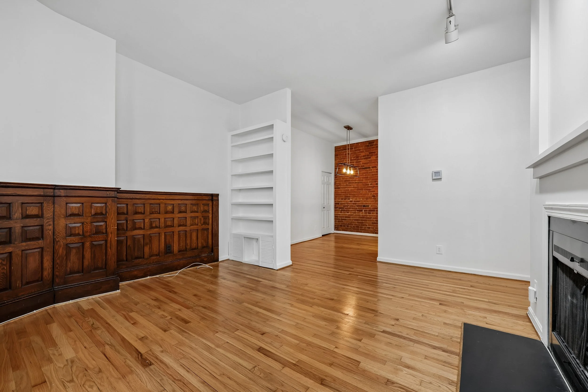 08-Living Room.jpg